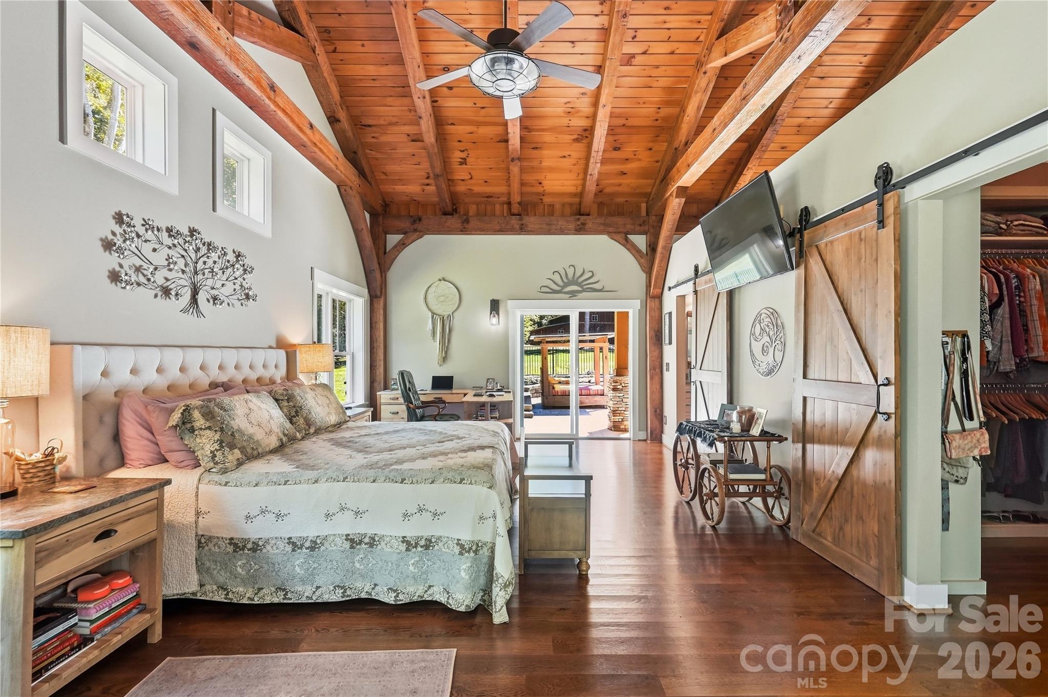 main property photo 28