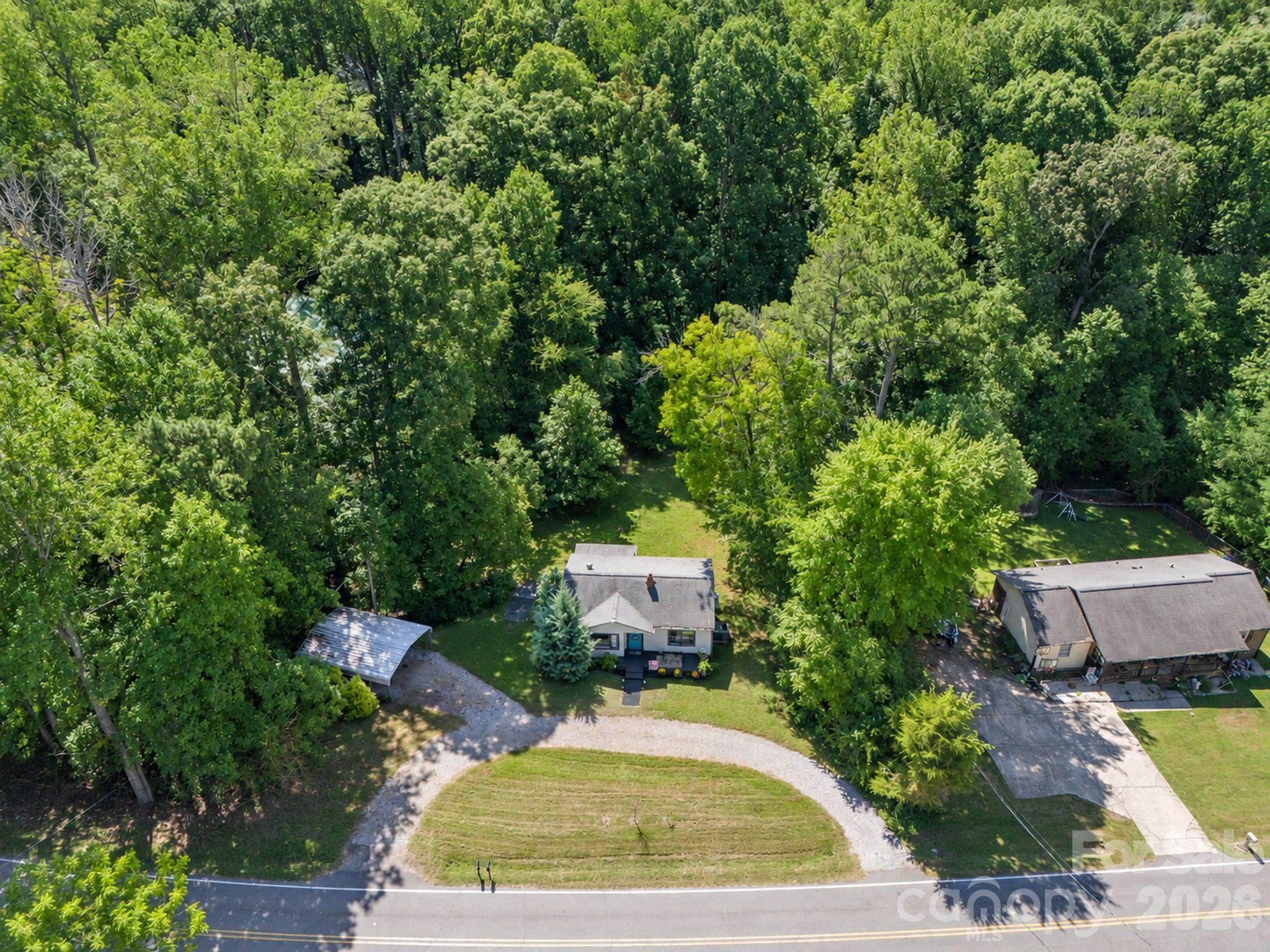 main property photo 3