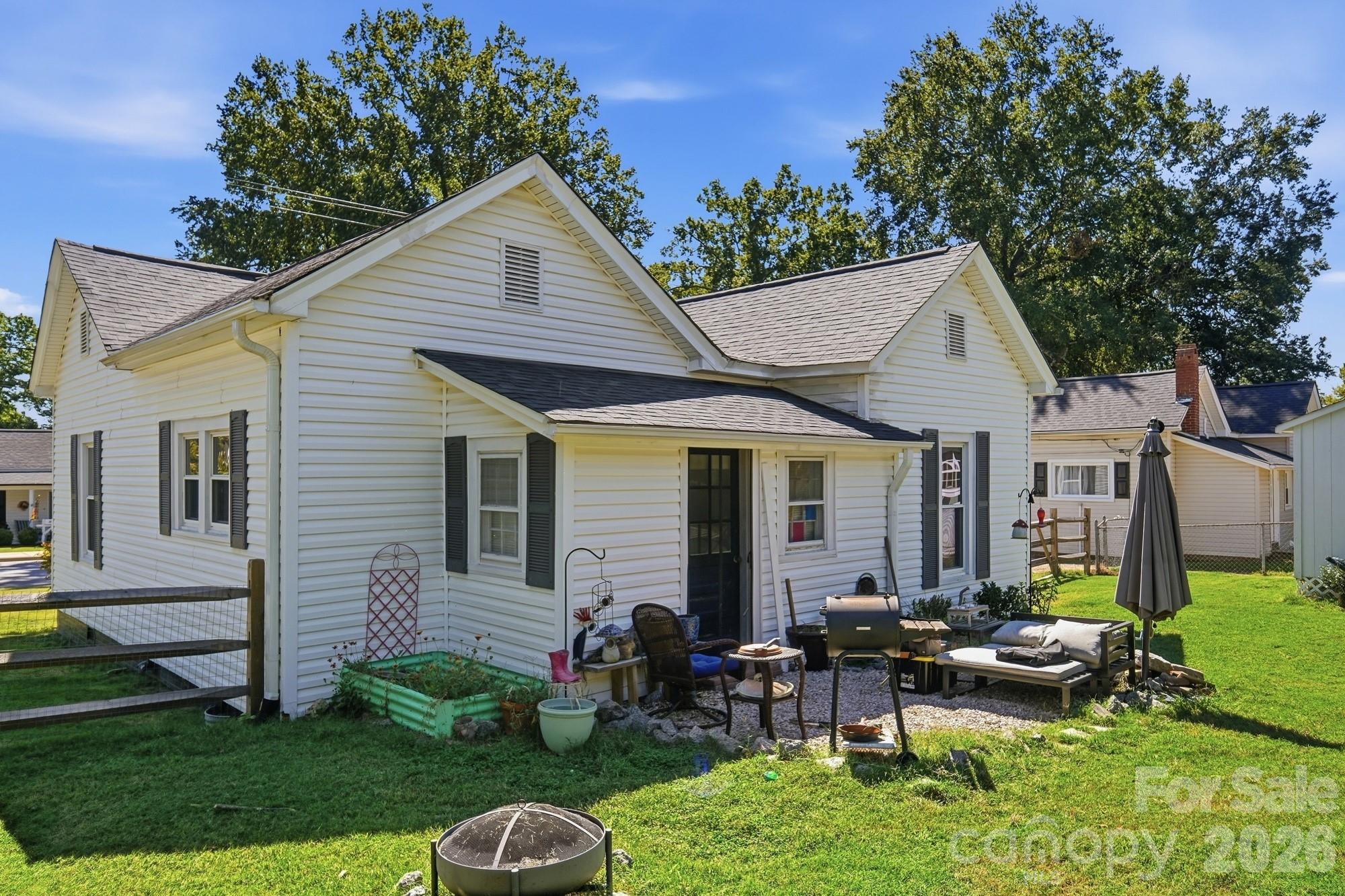 main property photo 20