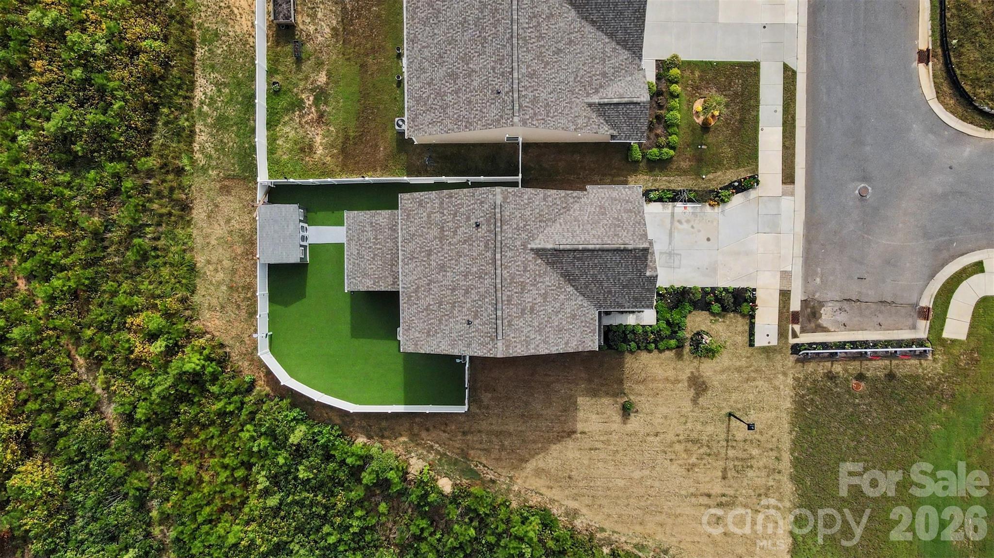 main property photo 30