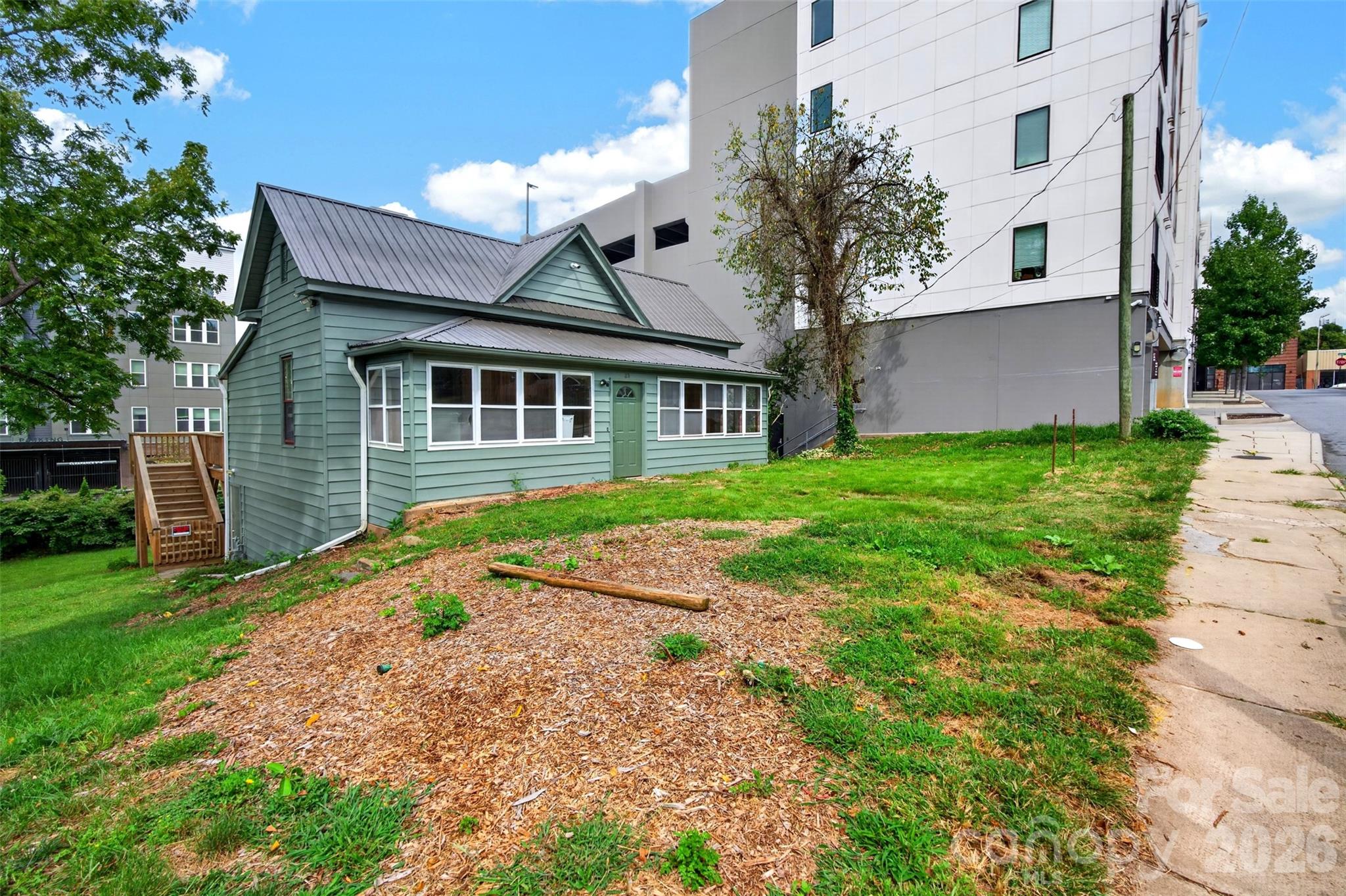 main property photo 3