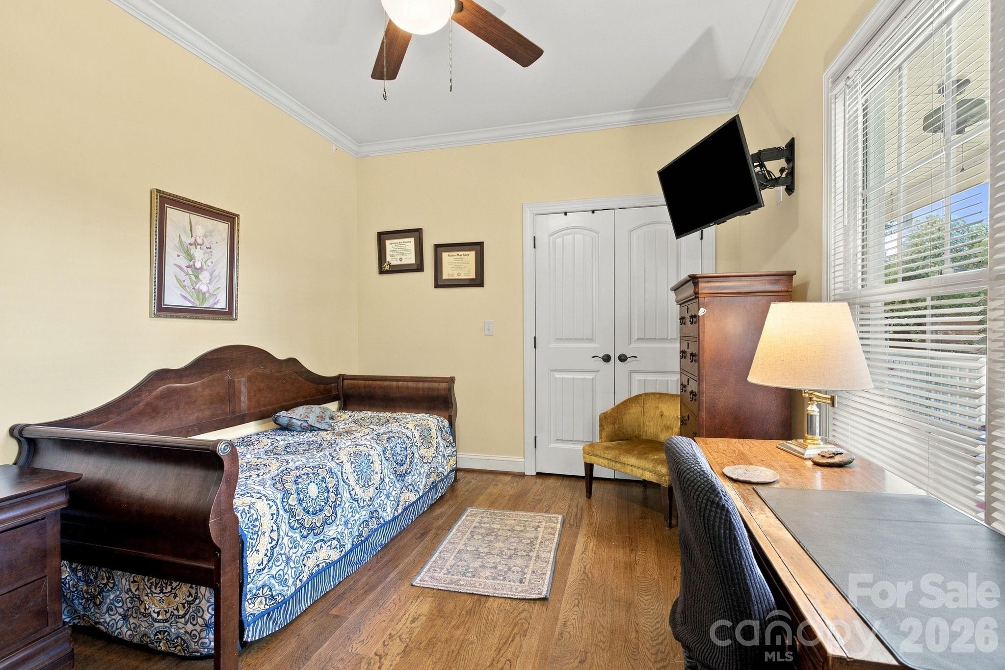 main property photo 13