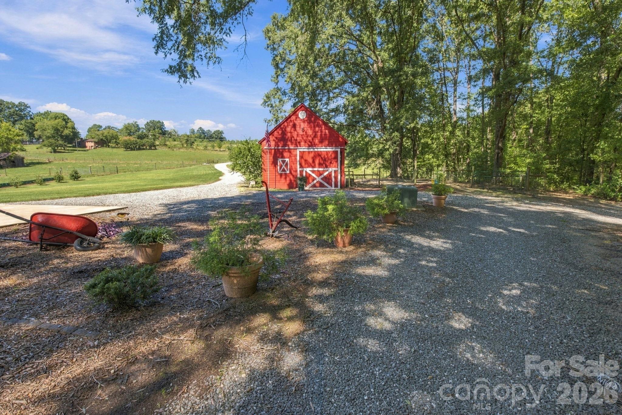 main property photo 29