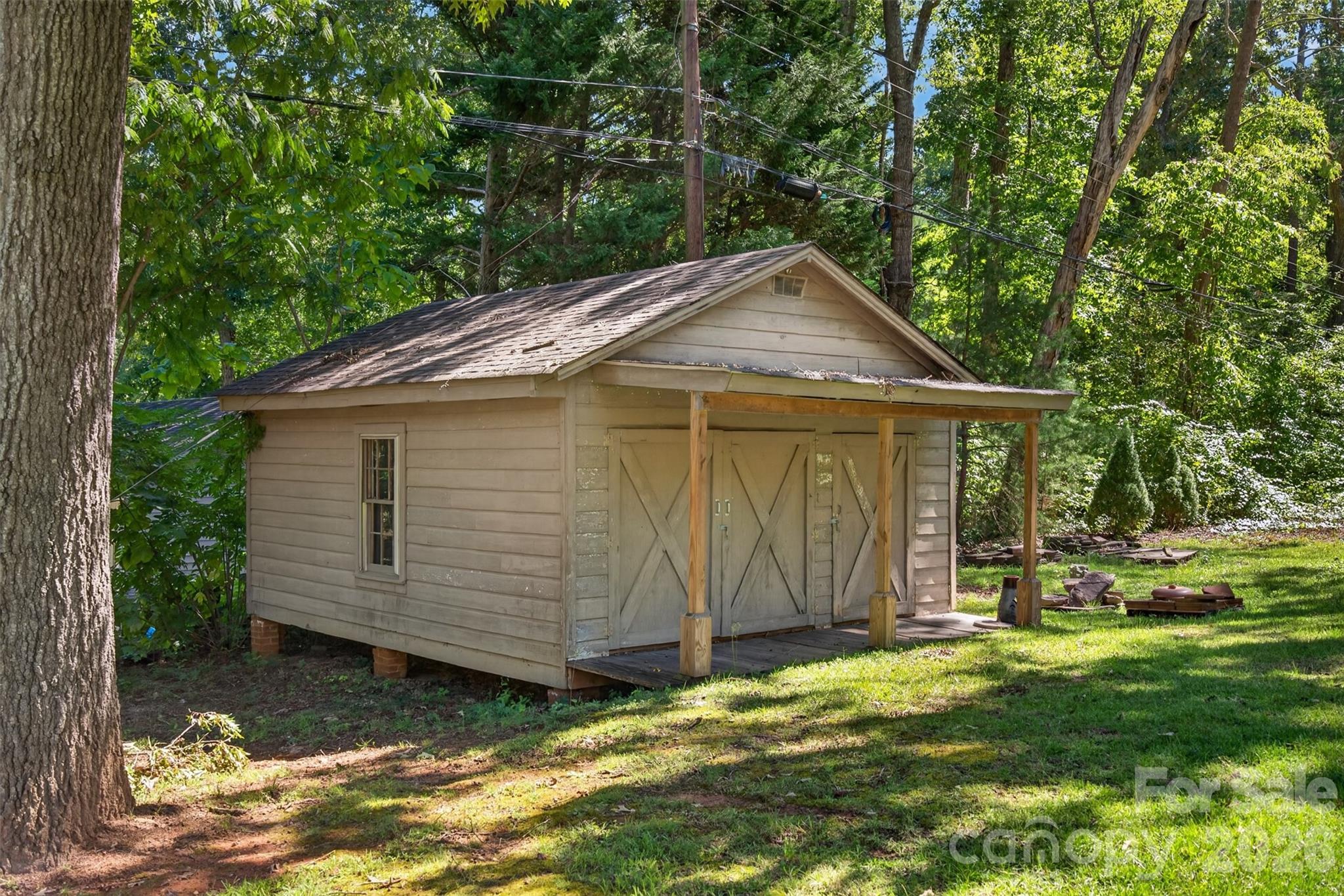 main property photo 18