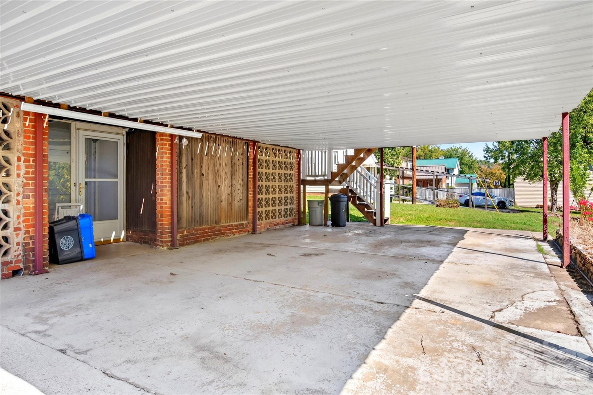 main property photo 41