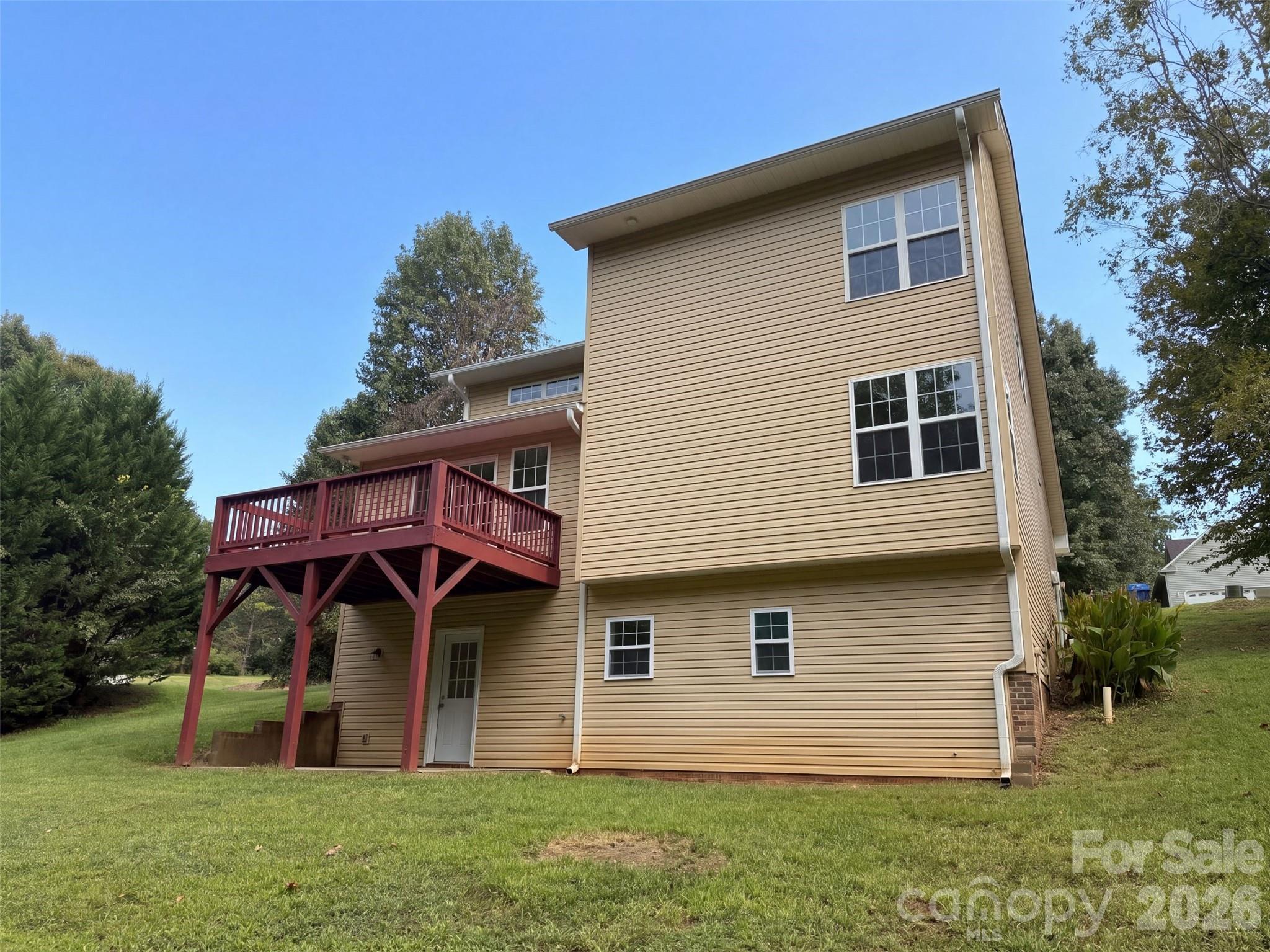 main property photo 29