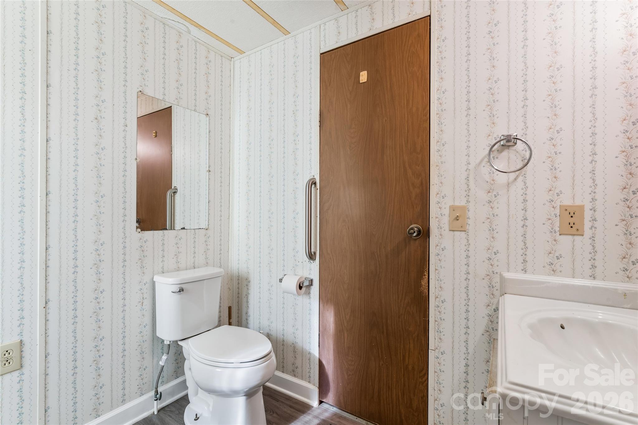 main property photo 12