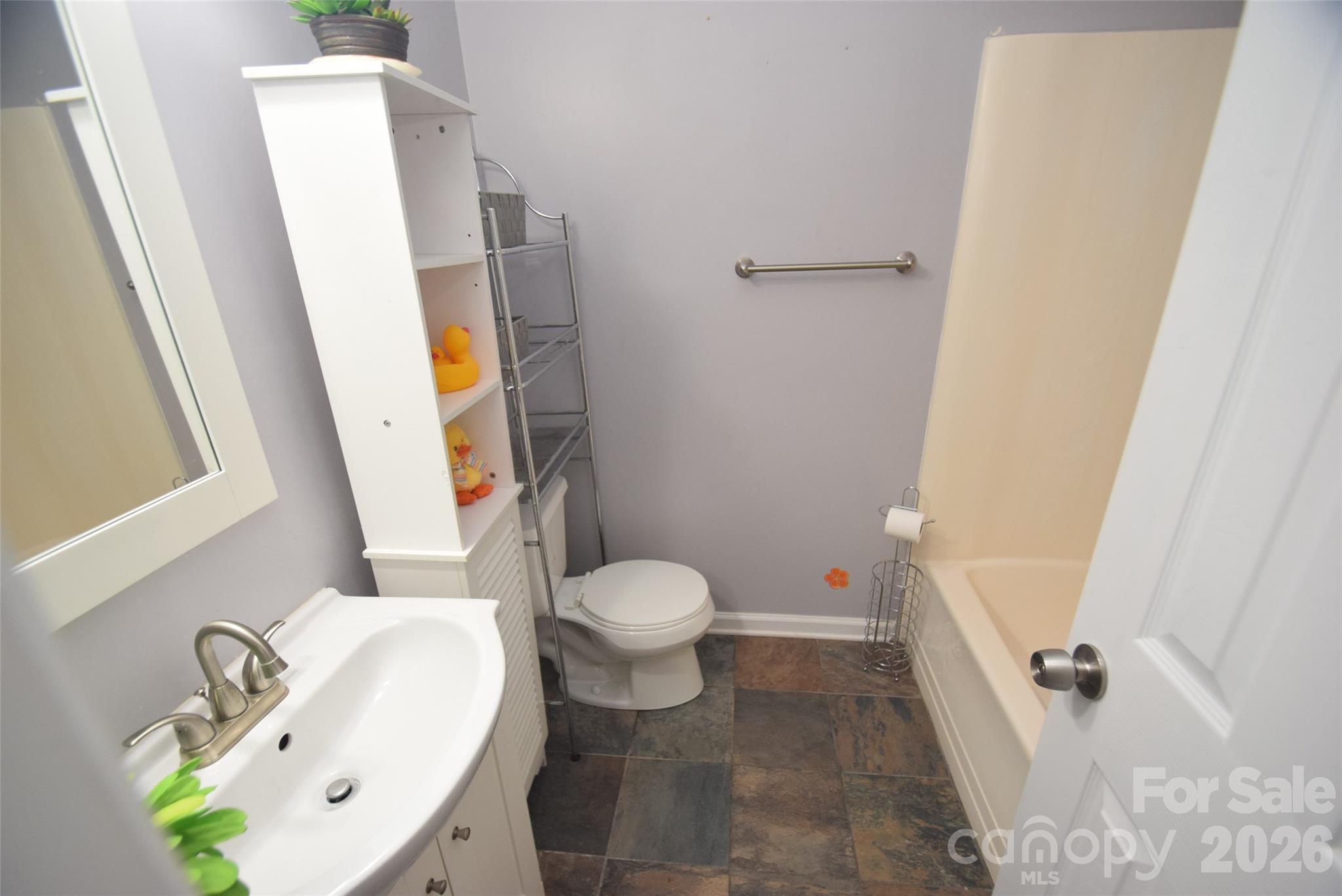 main property photo 15