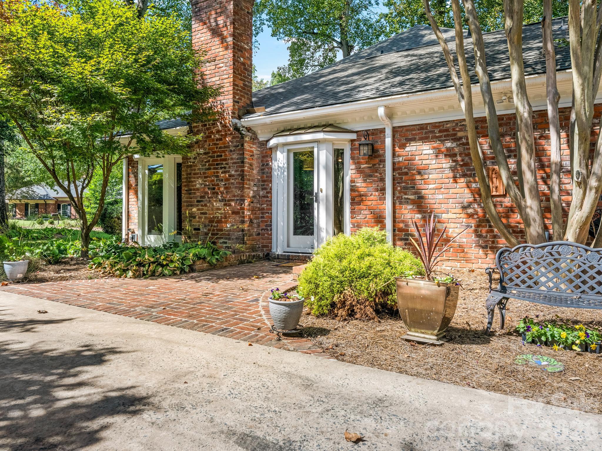 main property photo 33