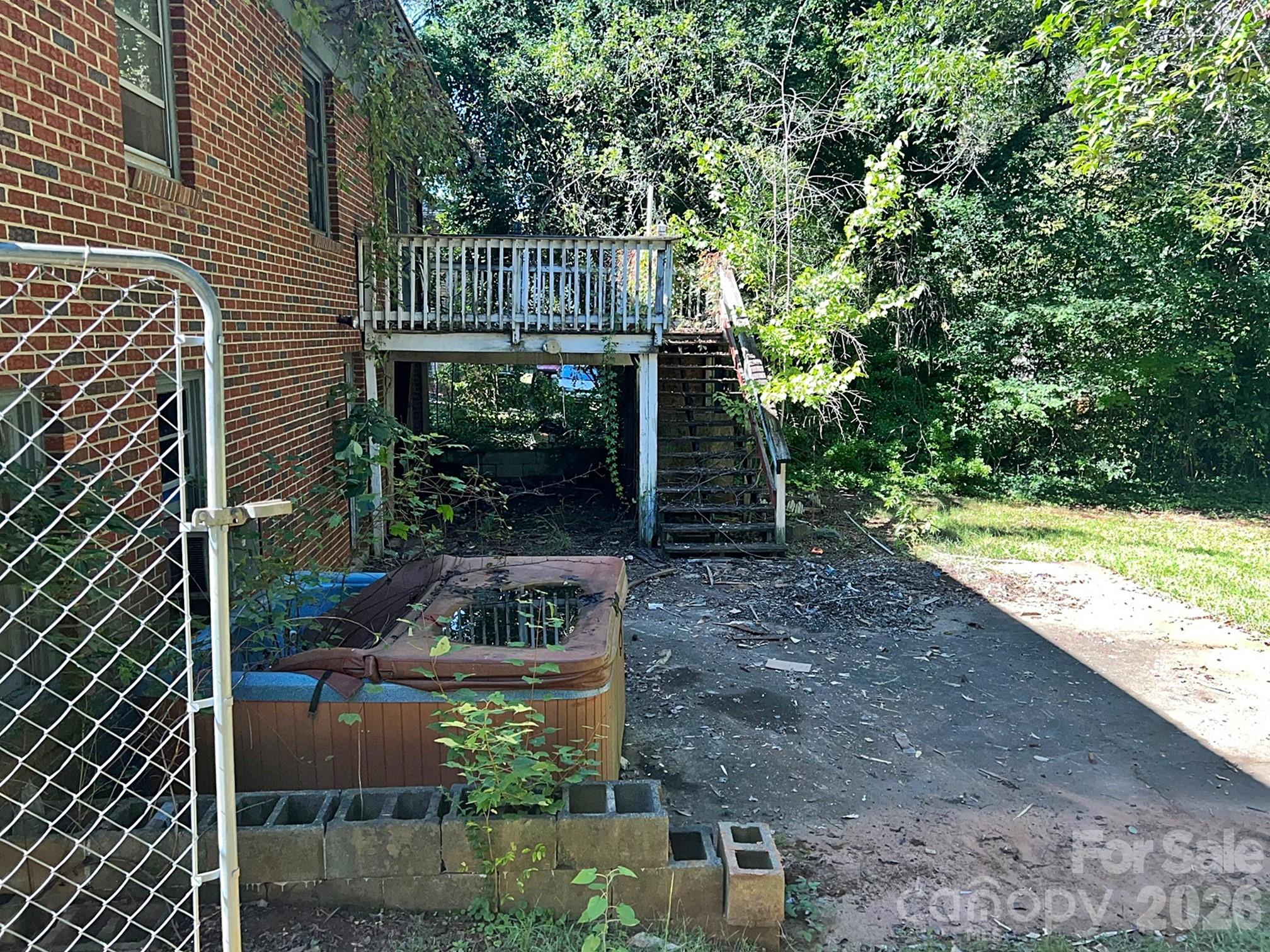 main property photo 13