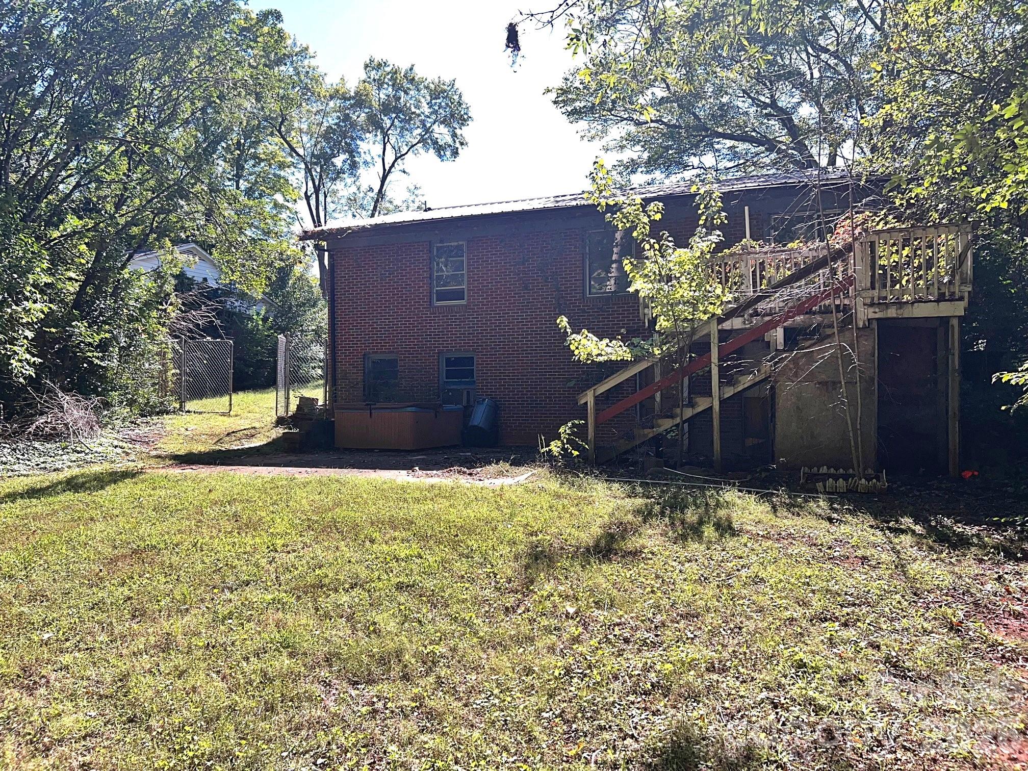 main property photo 16