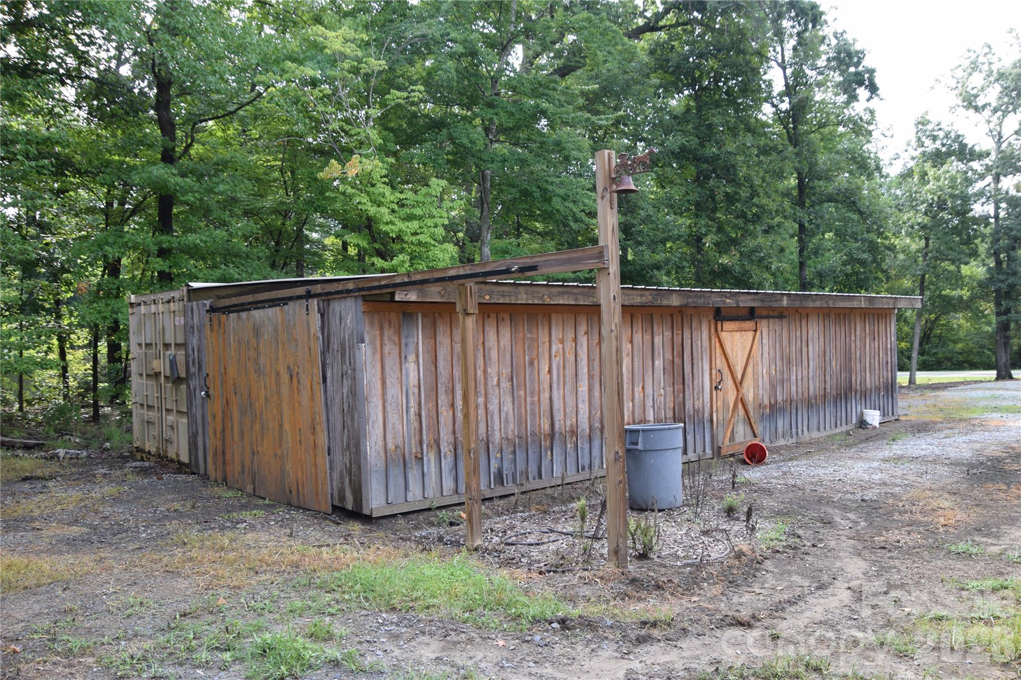 main property photo 41