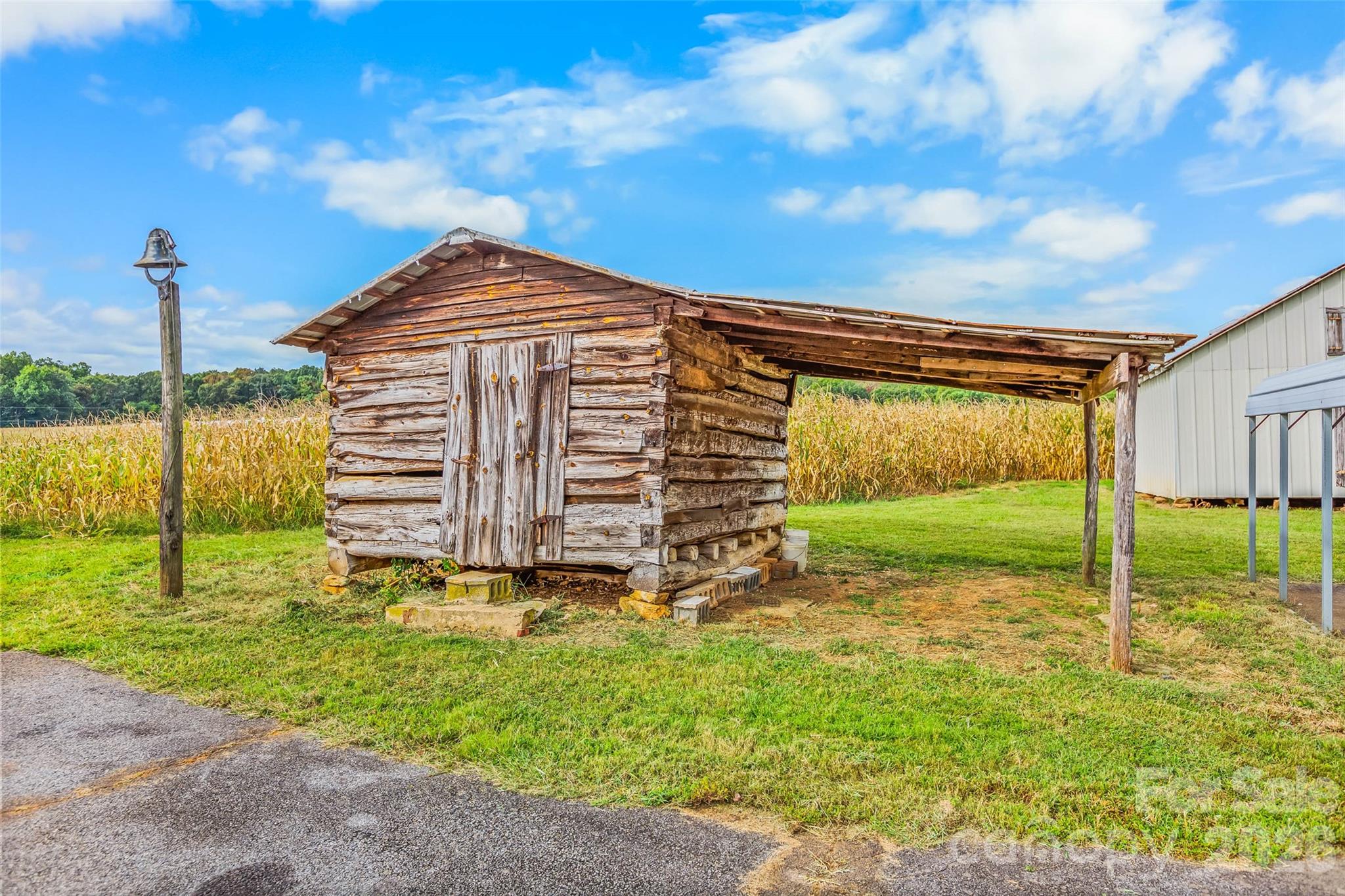 main property photo 16