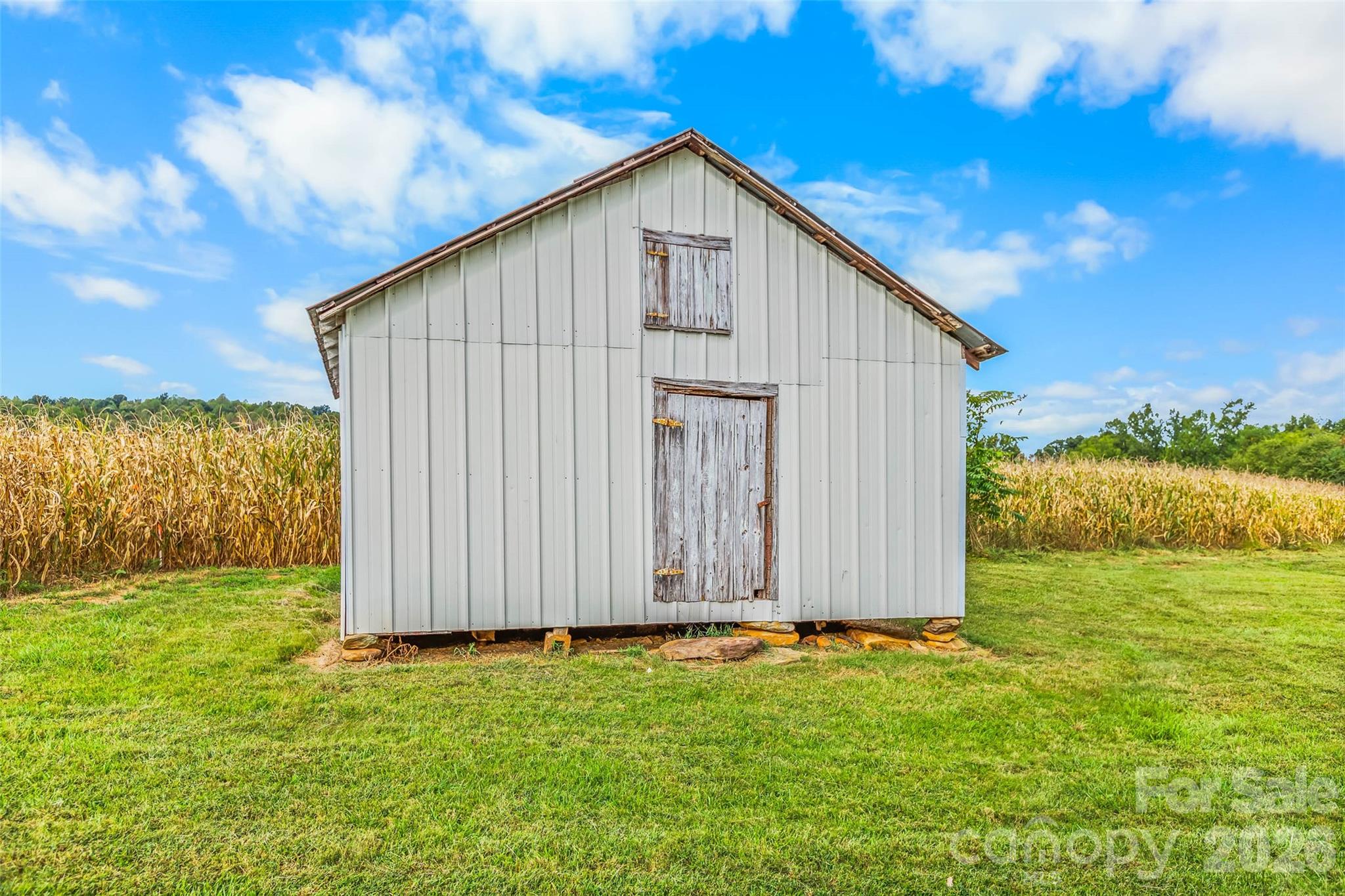 main property photo 17