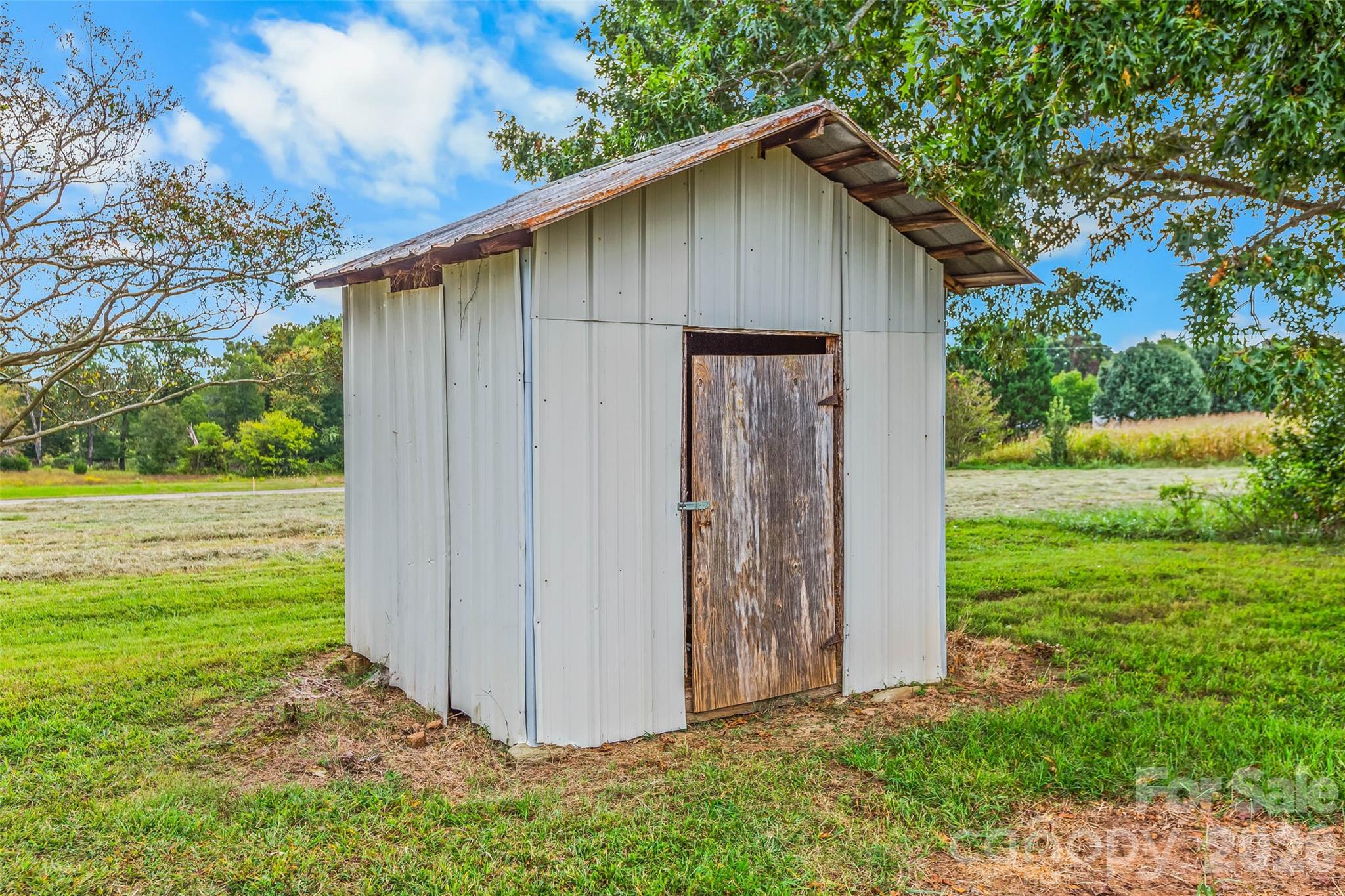 main property photo 19