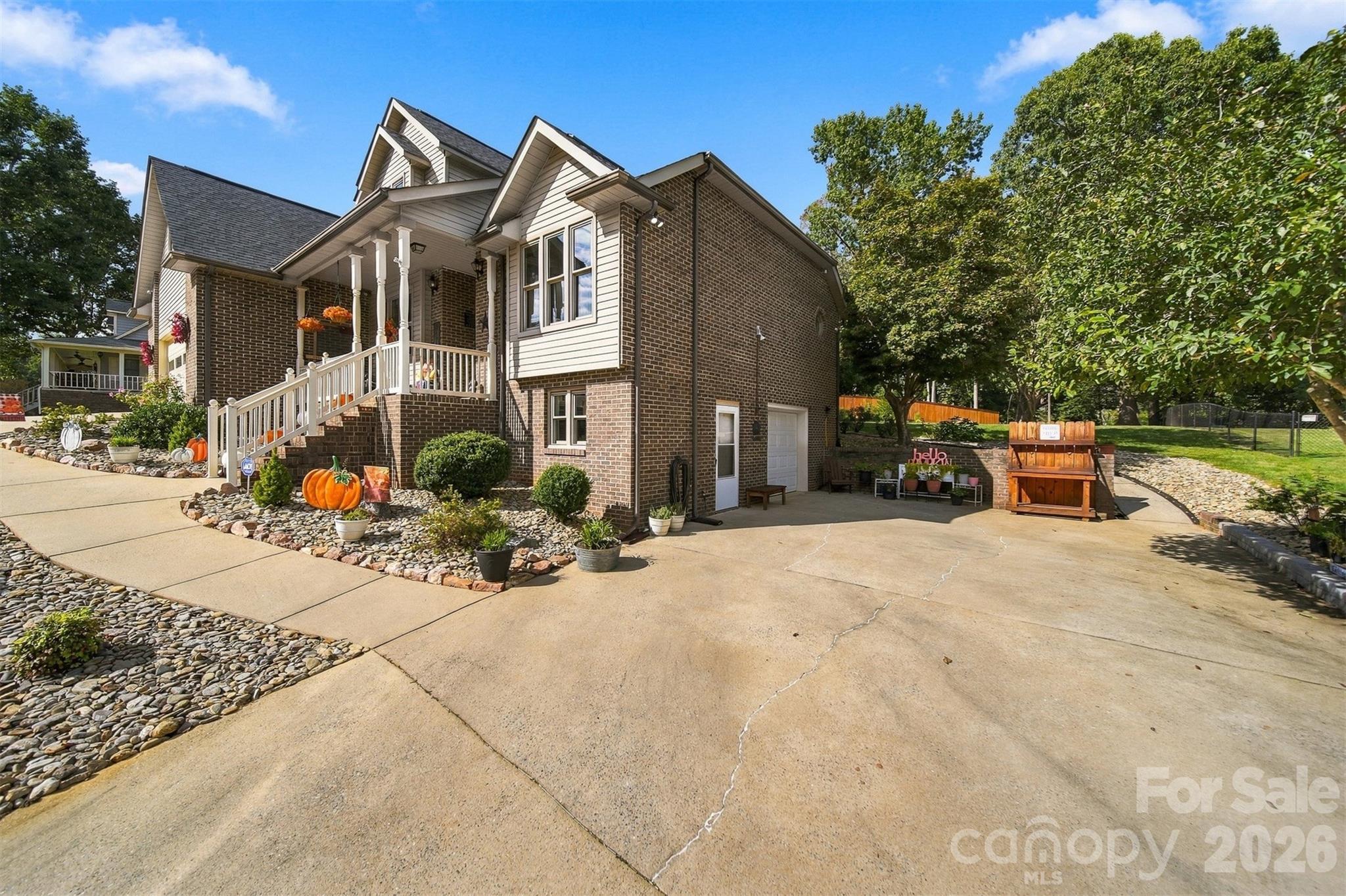 main property photo 33