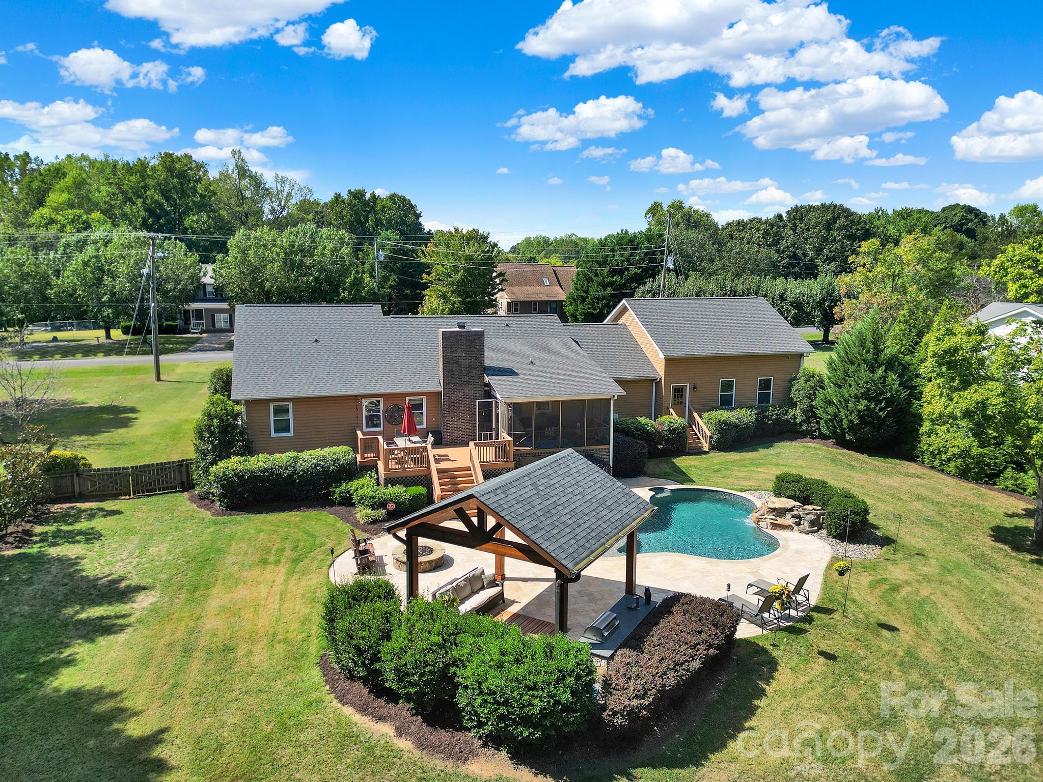 main property photo 33