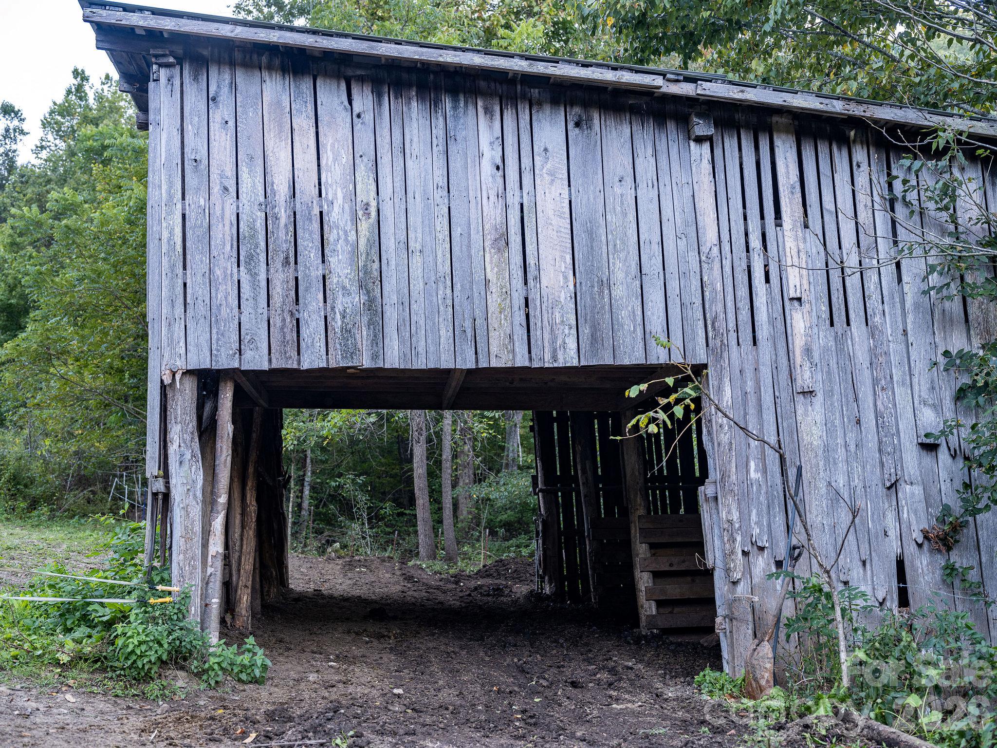 main property photo 26