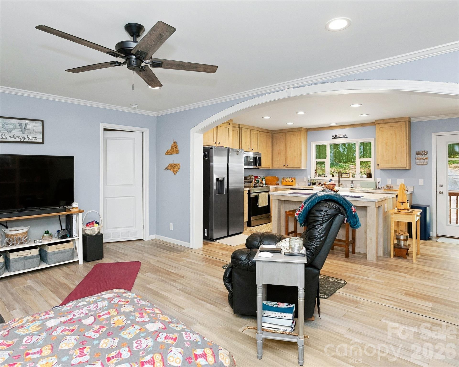 main property photo 8