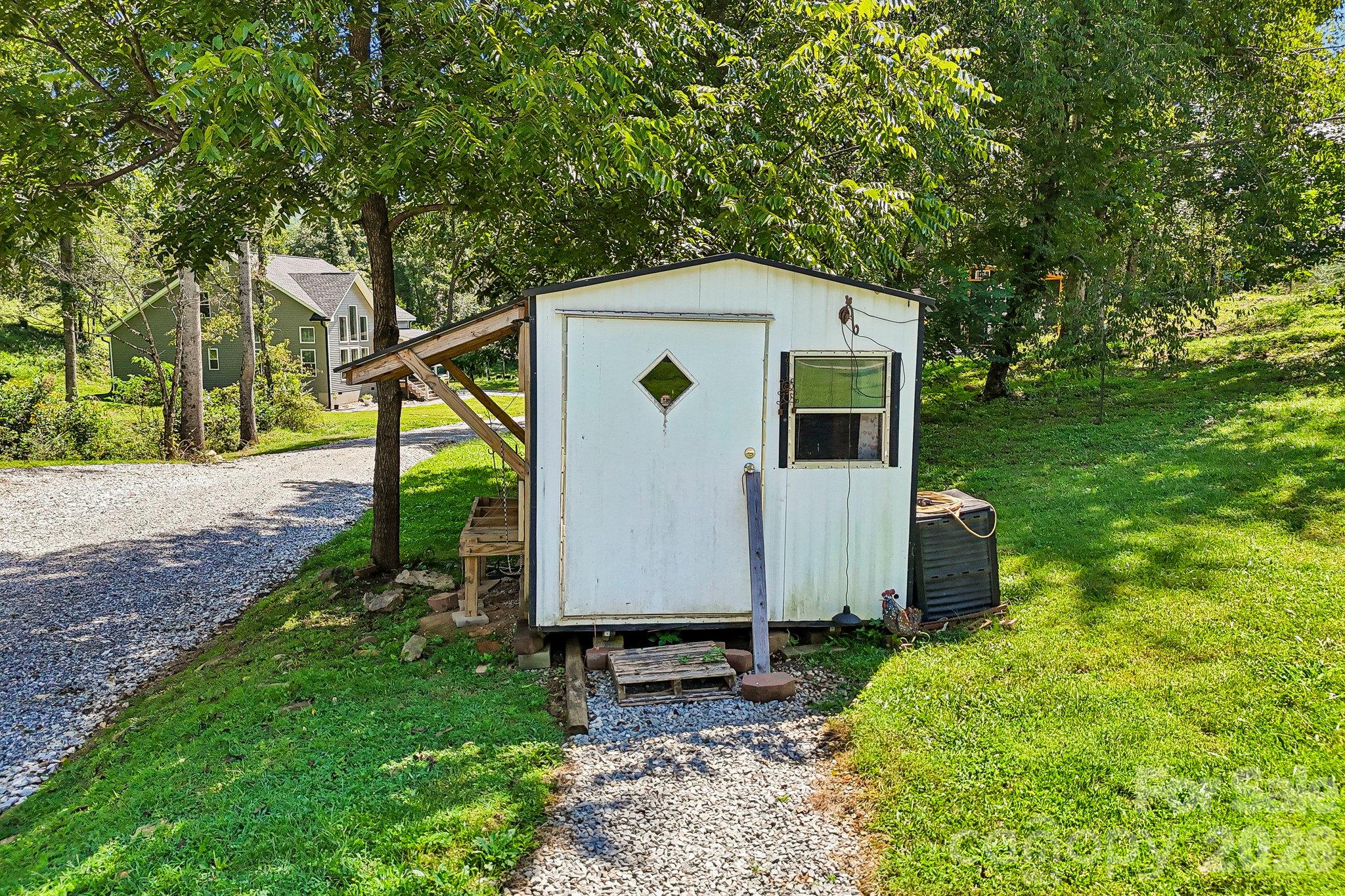 main property photo 39