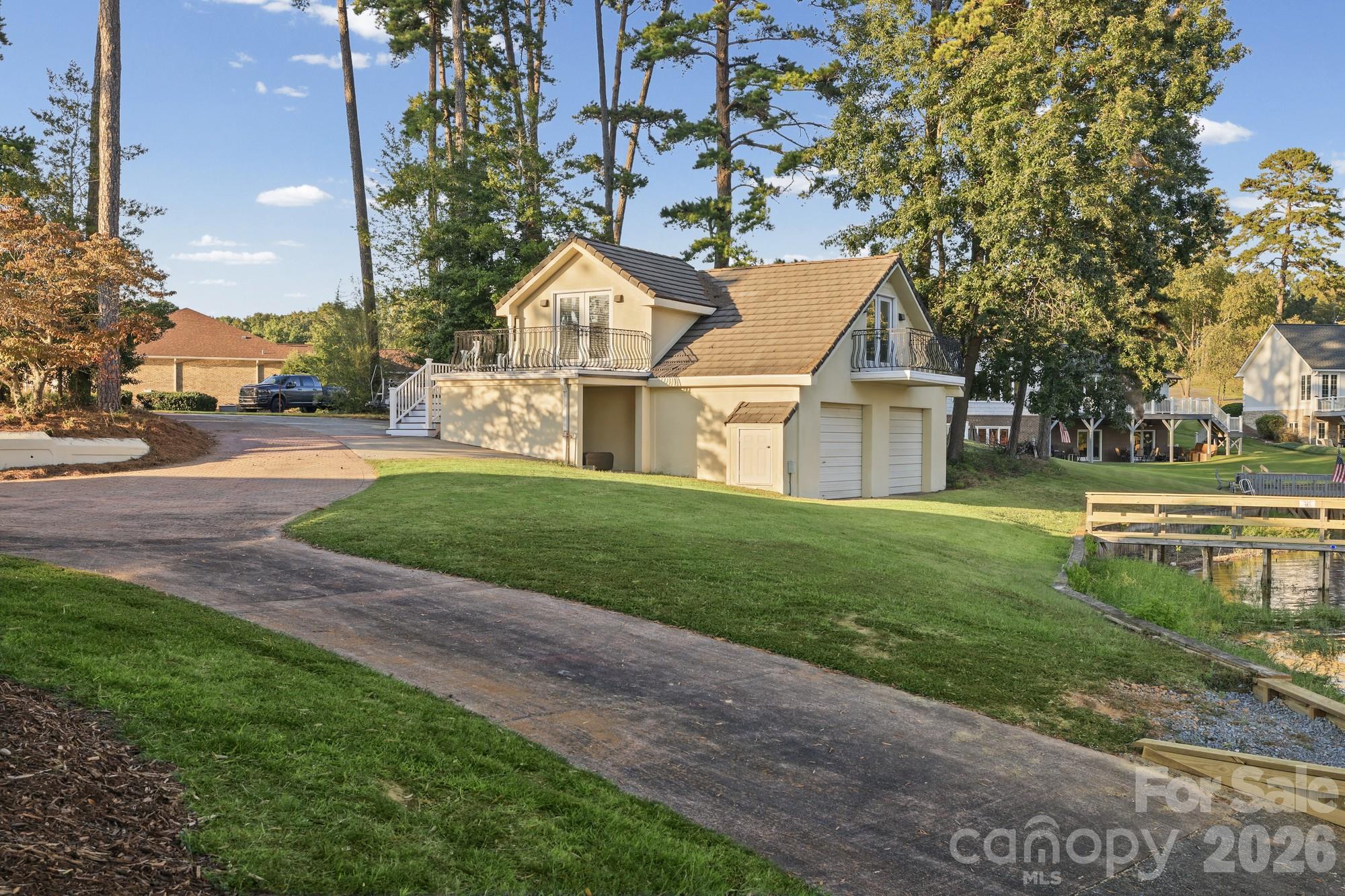 main property photo 32