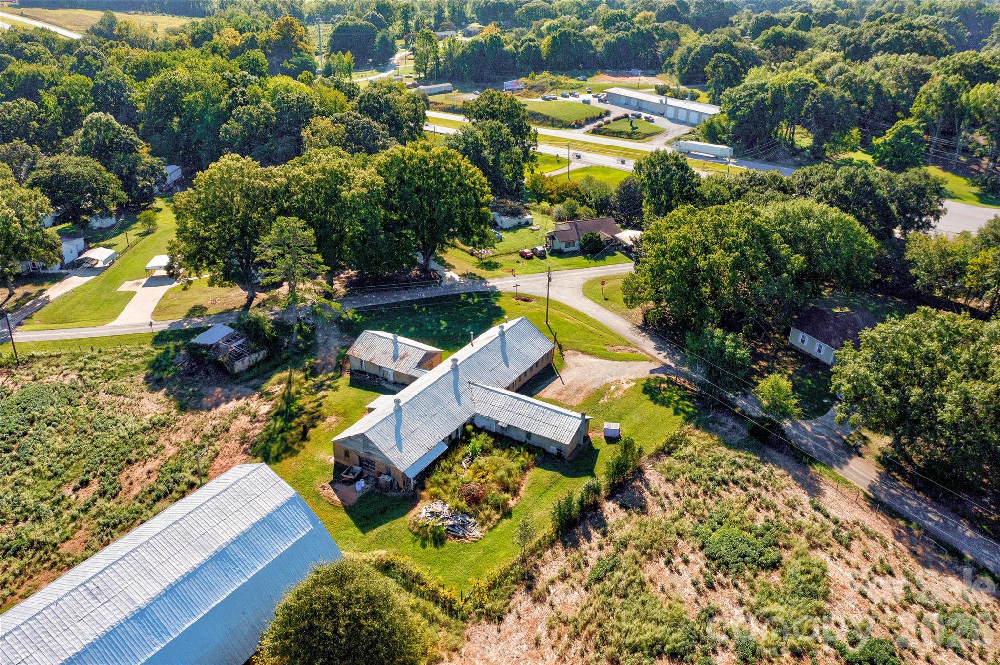 main property photo 35