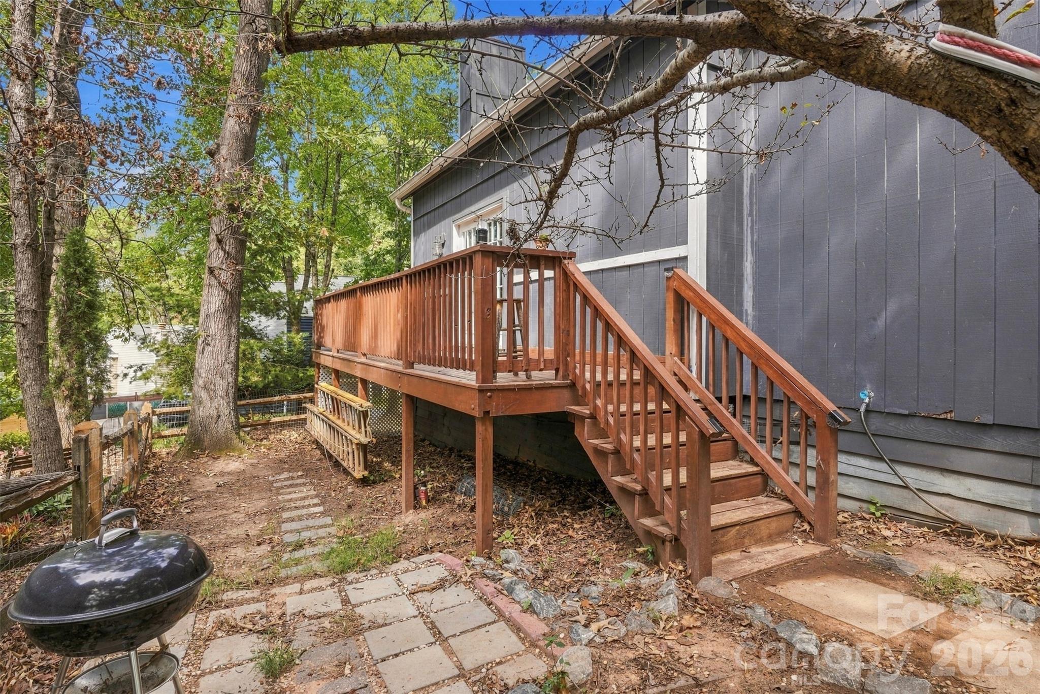 main property photo 30