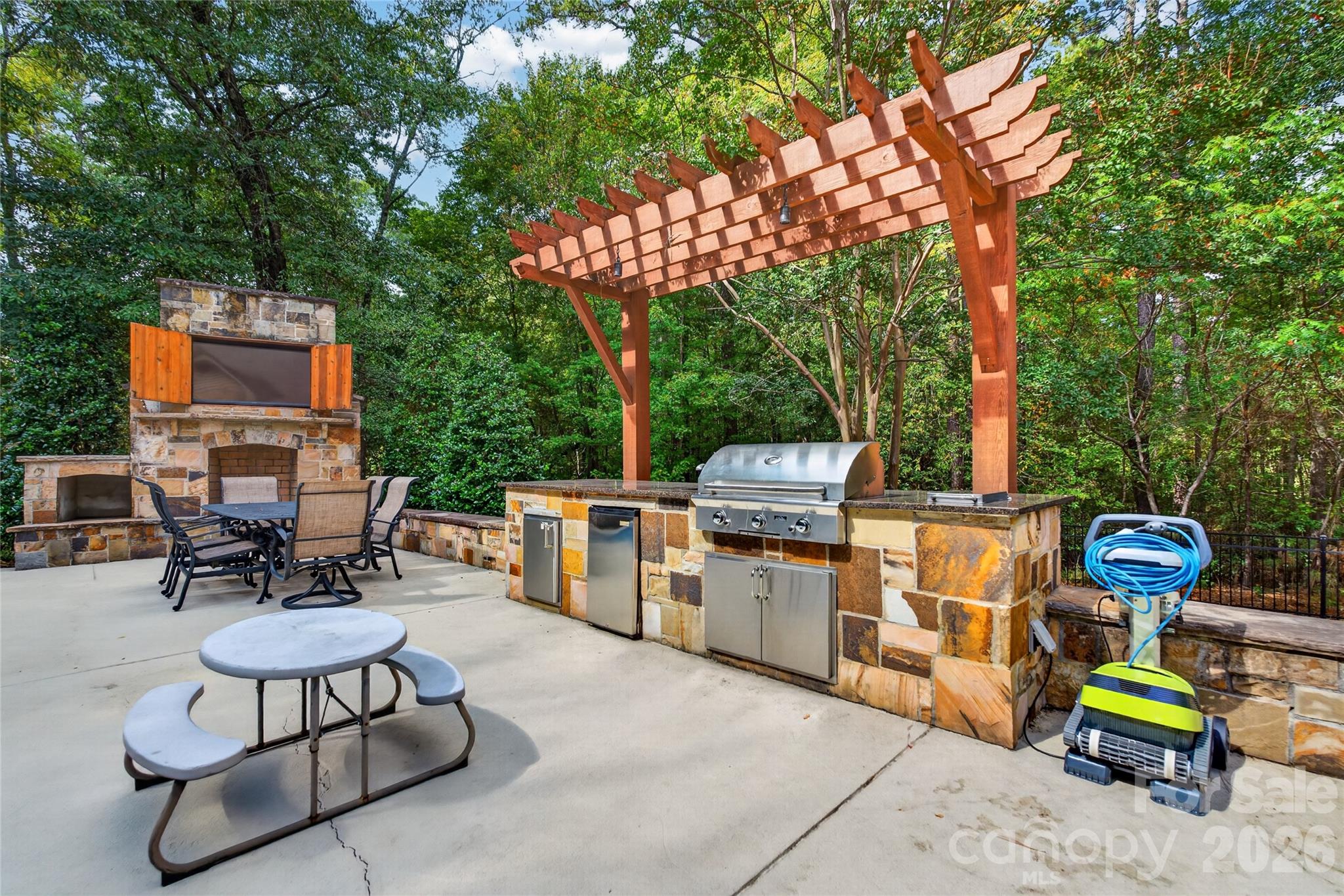 main property photo 45