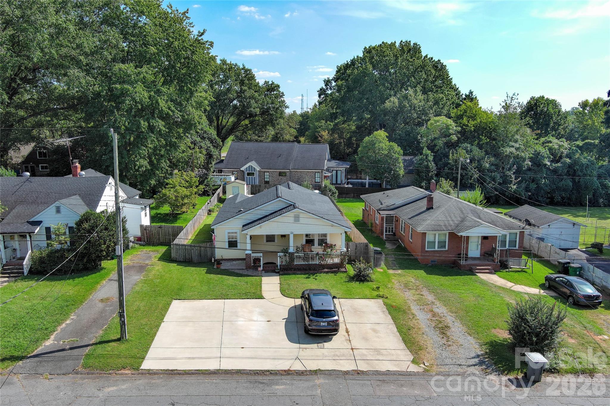 main property photo 30