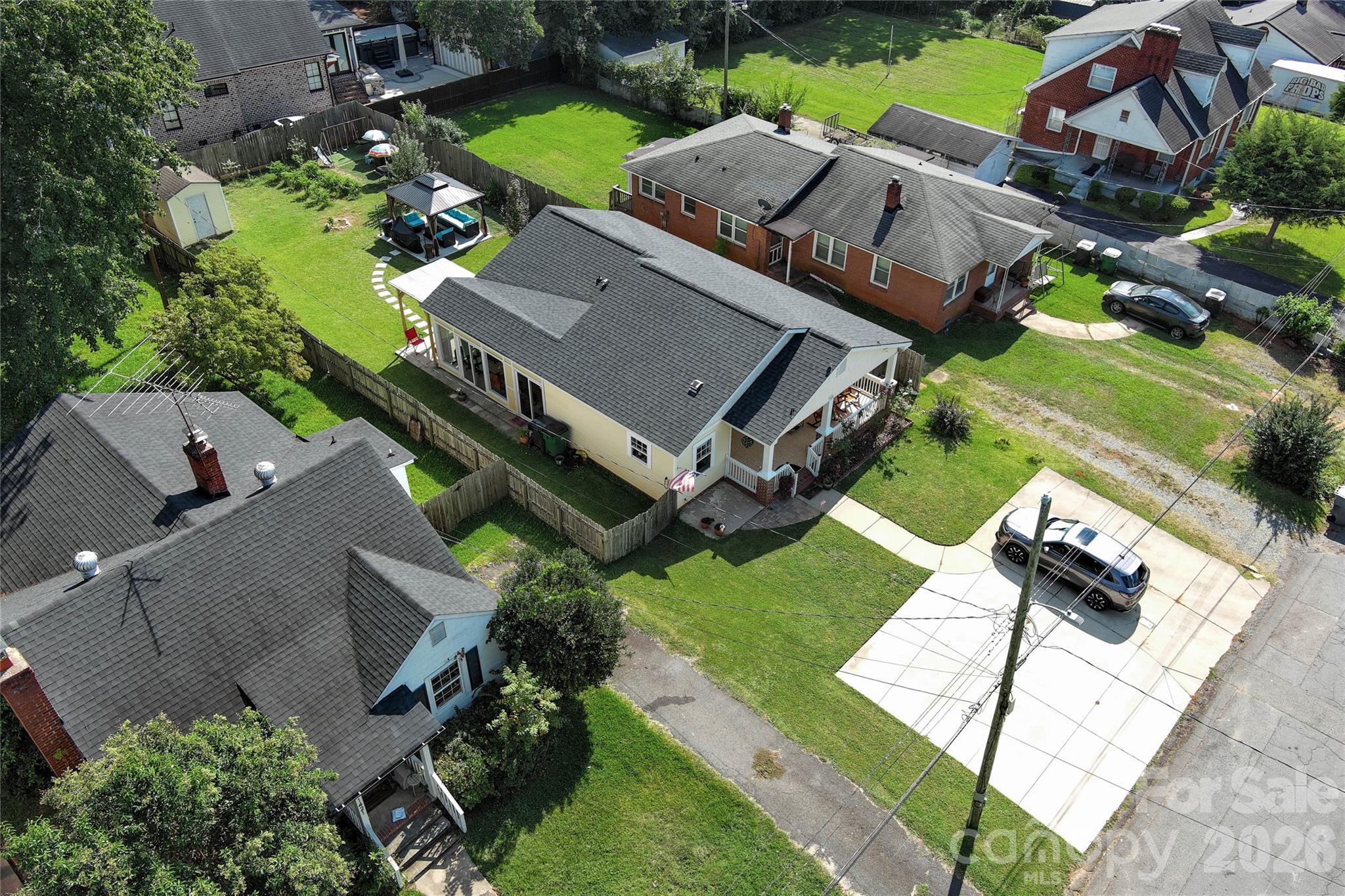 main property photo 34