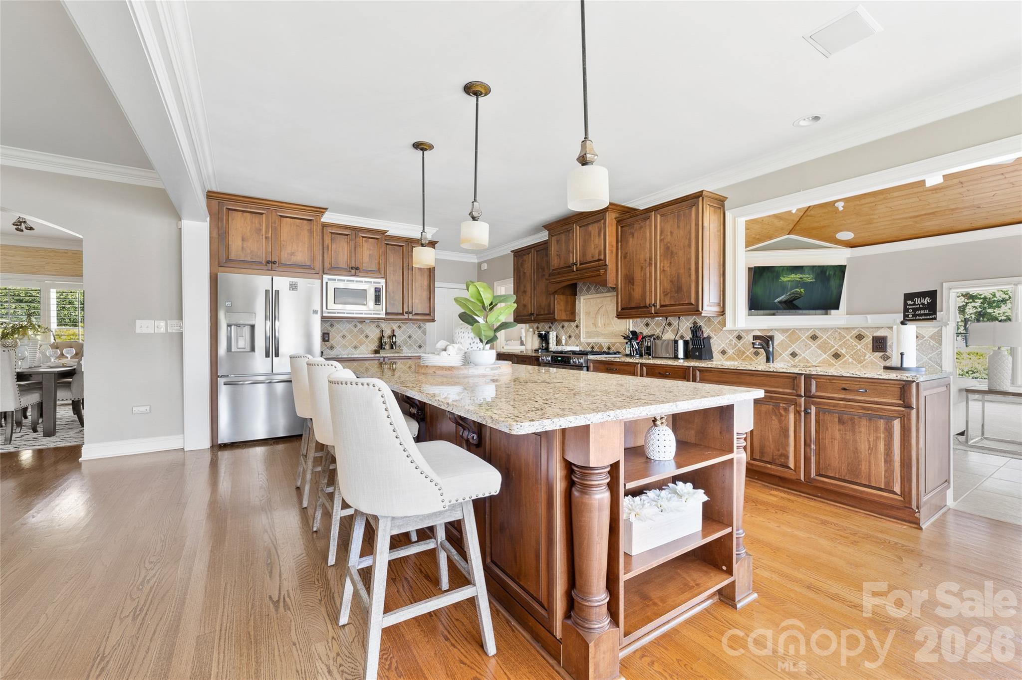 main property photo 6