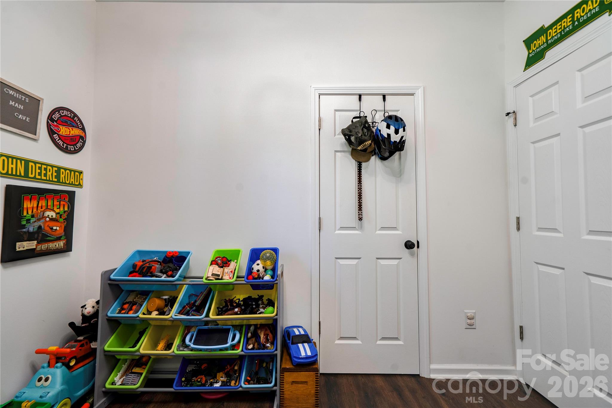 main property photo 30