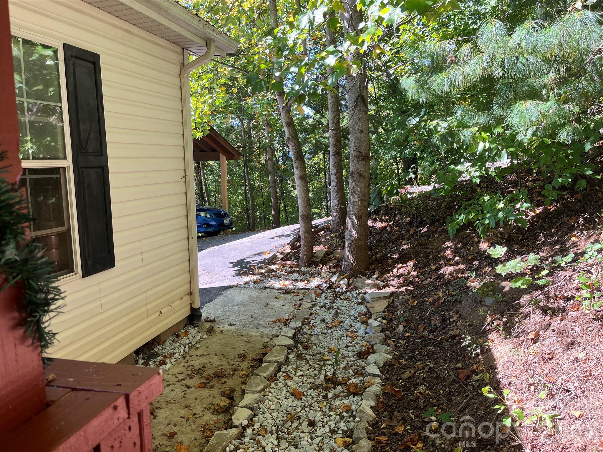 main property photo 11
