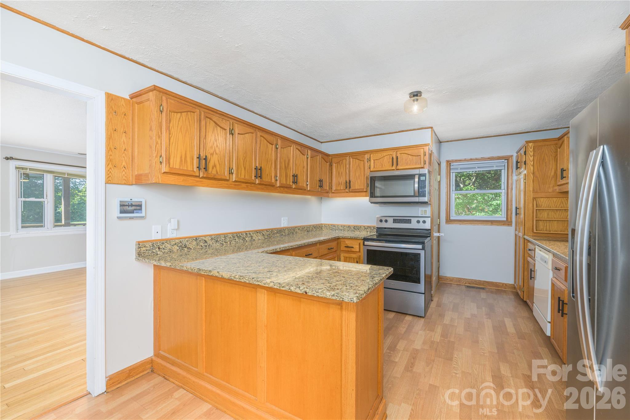 main property photo 11