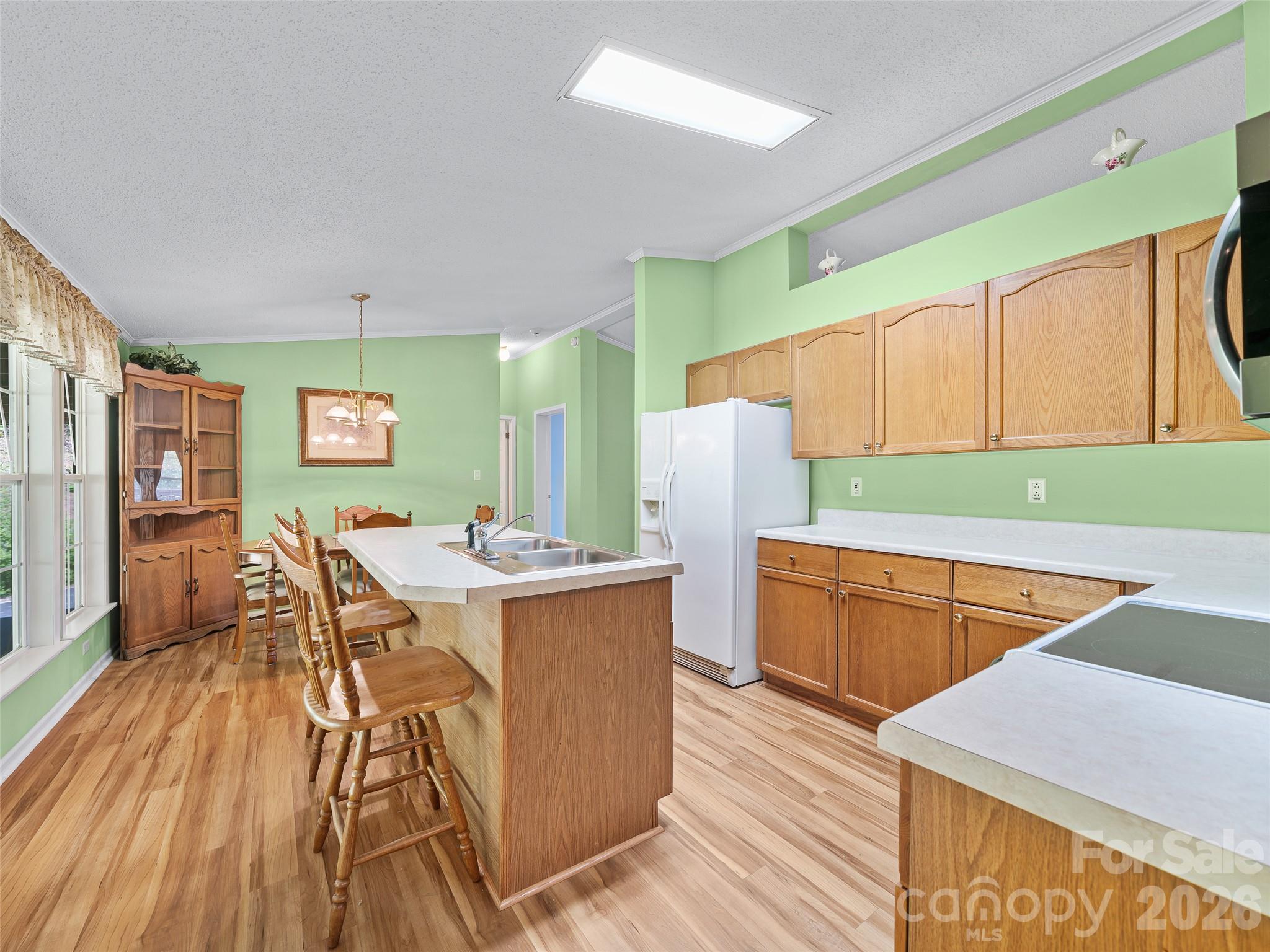 main property photo 11