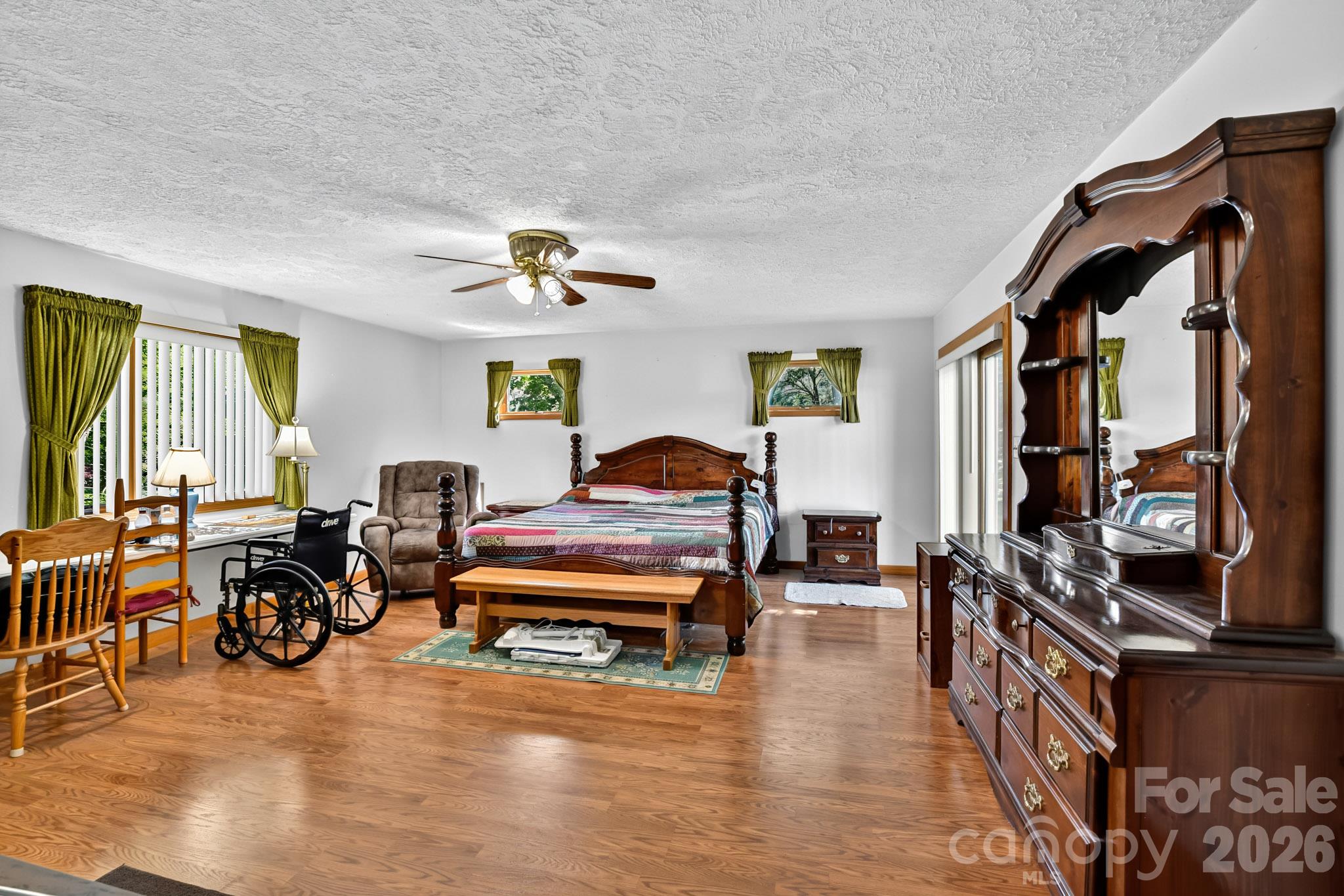 main property photo 29