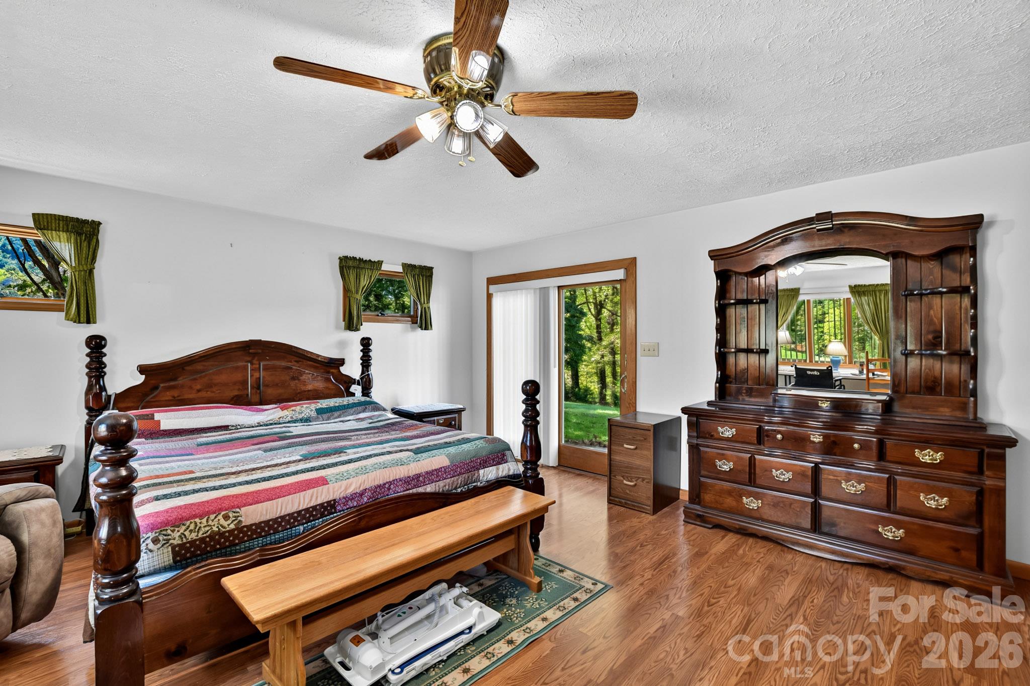 main property photo 30