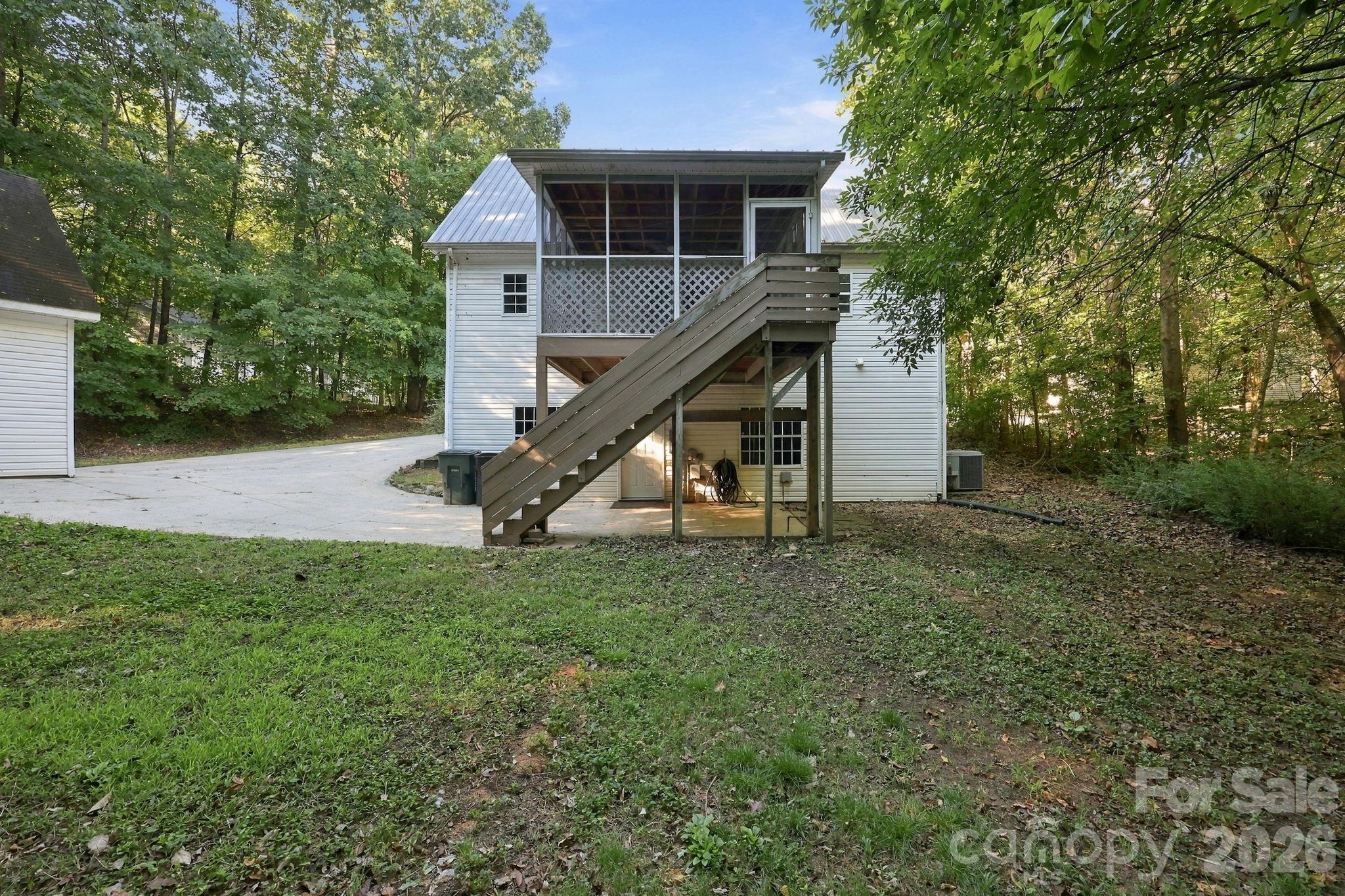 main property photo 32