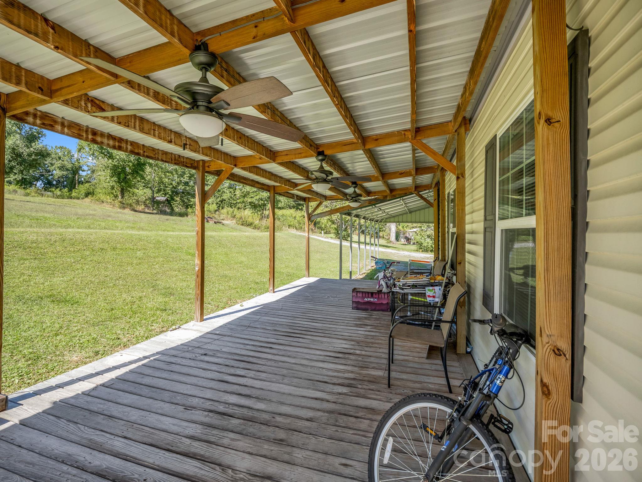 main property photo 28