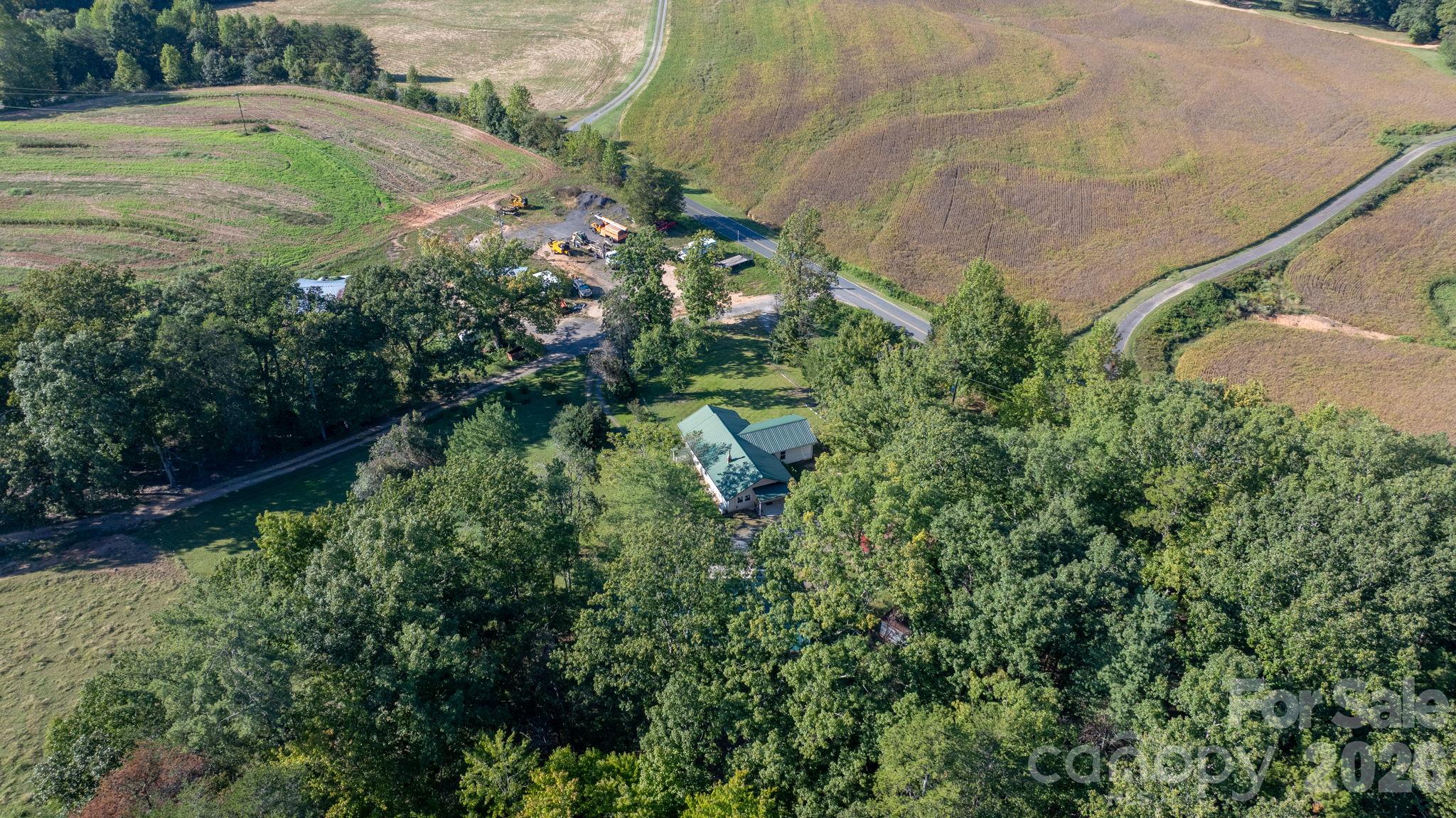 main property photo 40