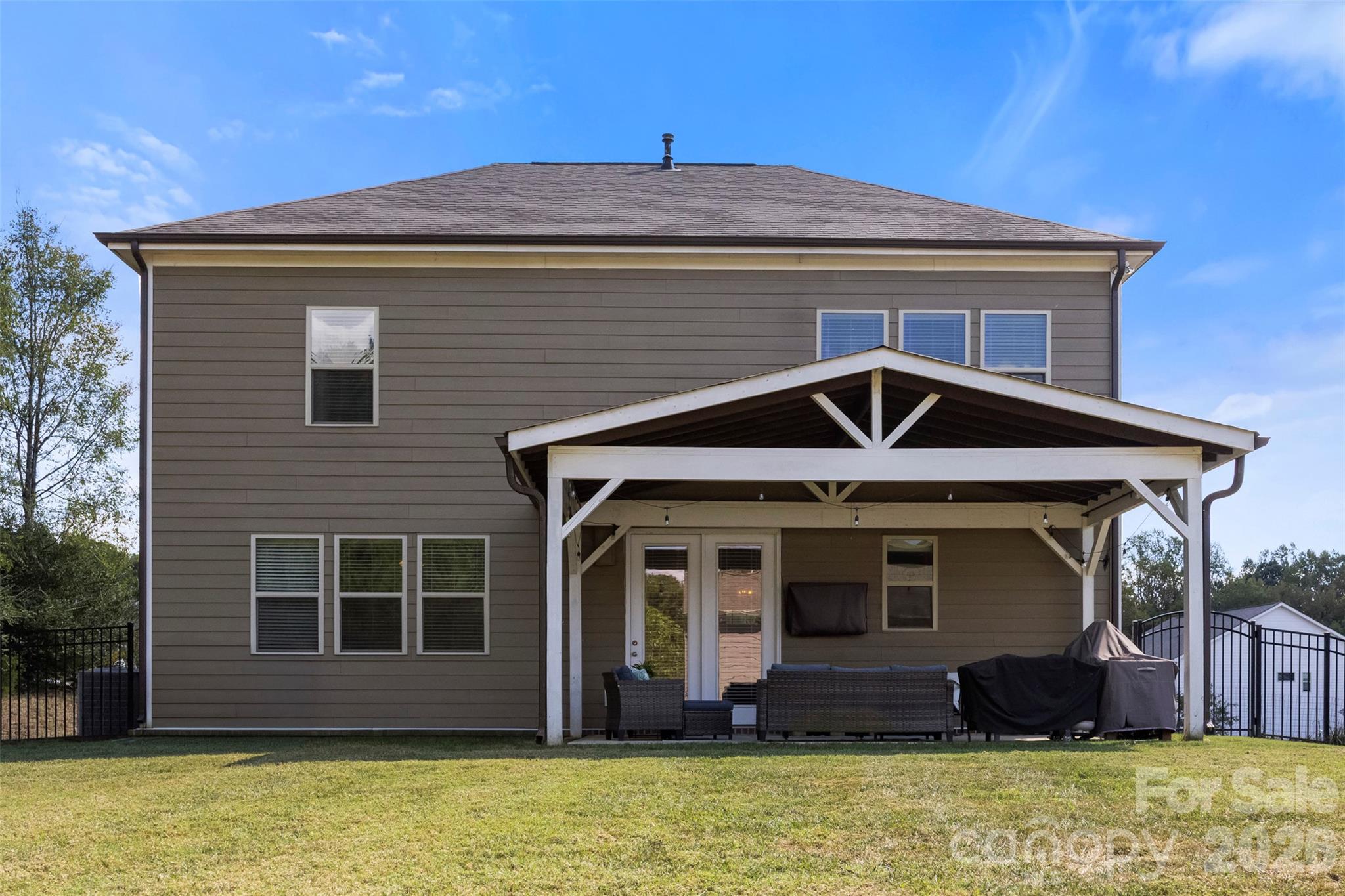 main property photo 40