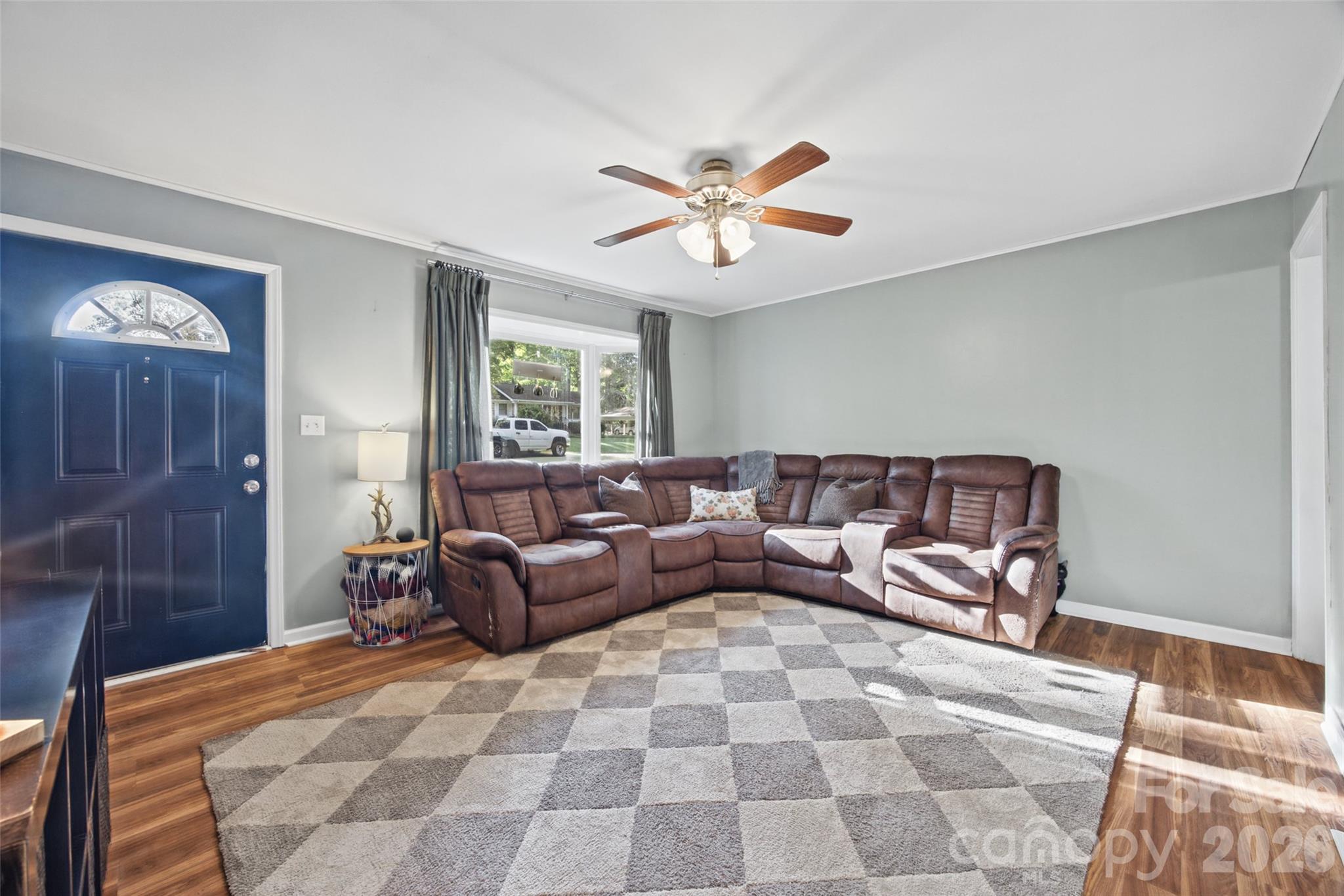 main property photo 5