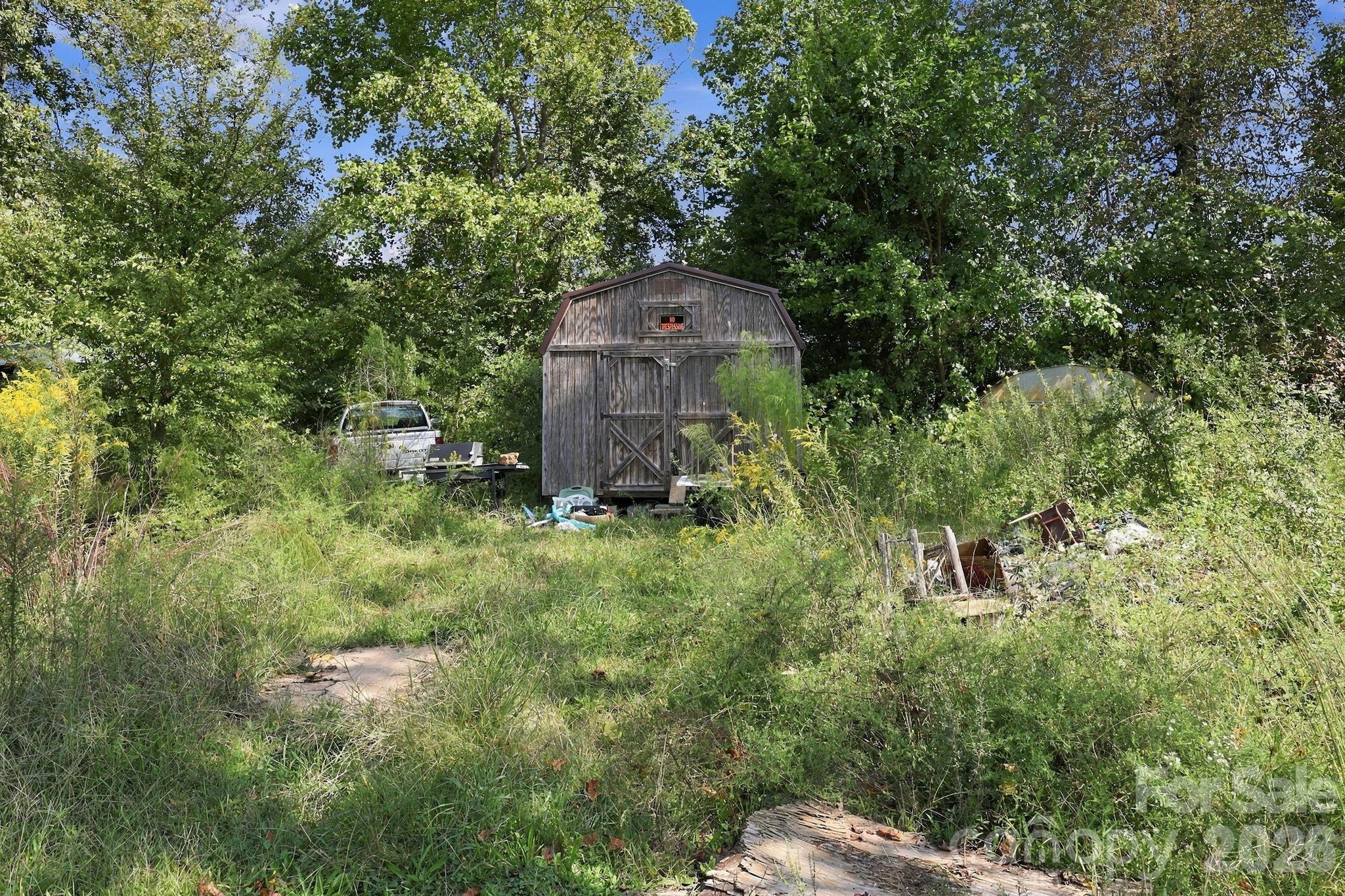 main property photo 11