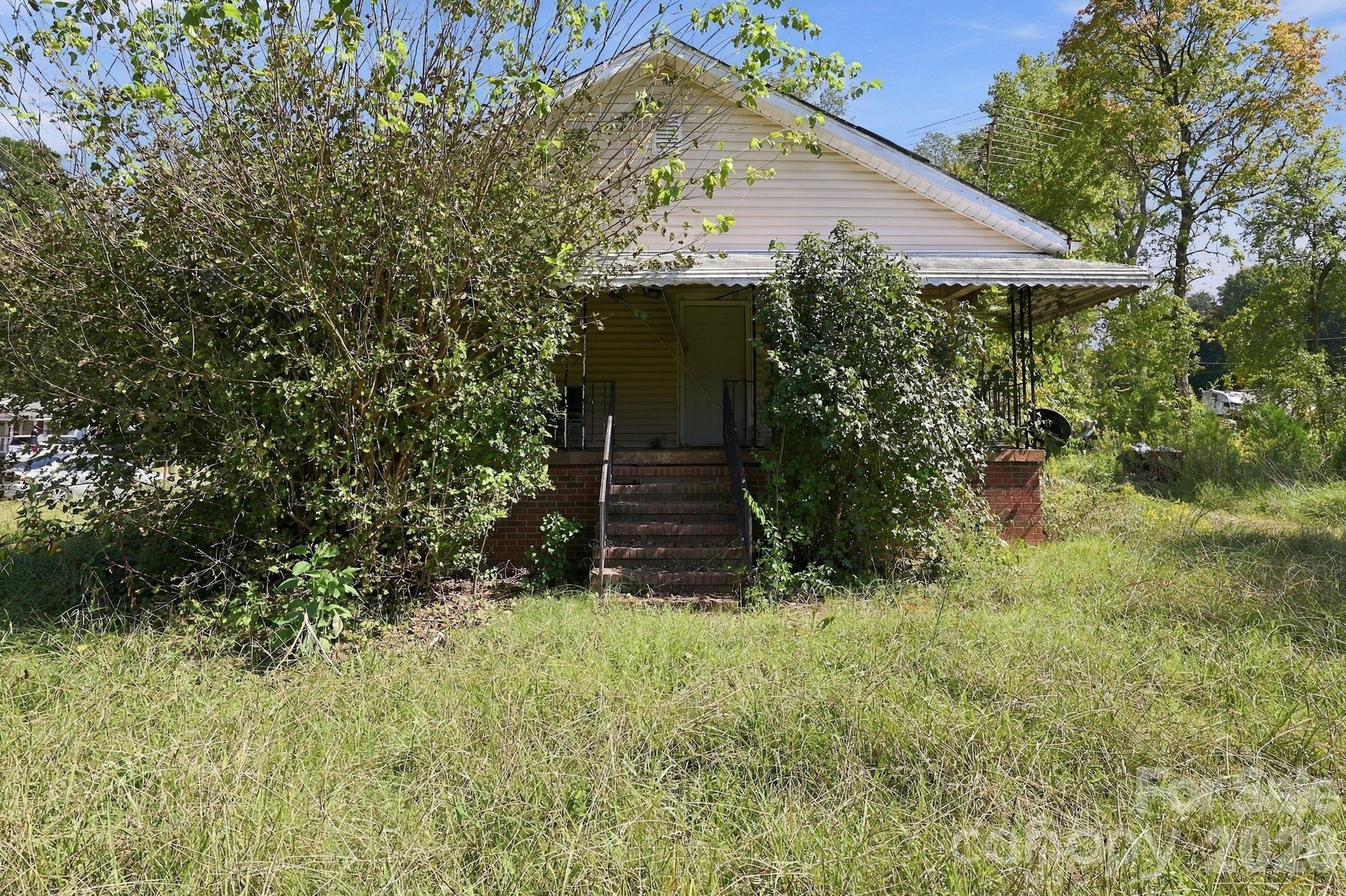 main property photo 17