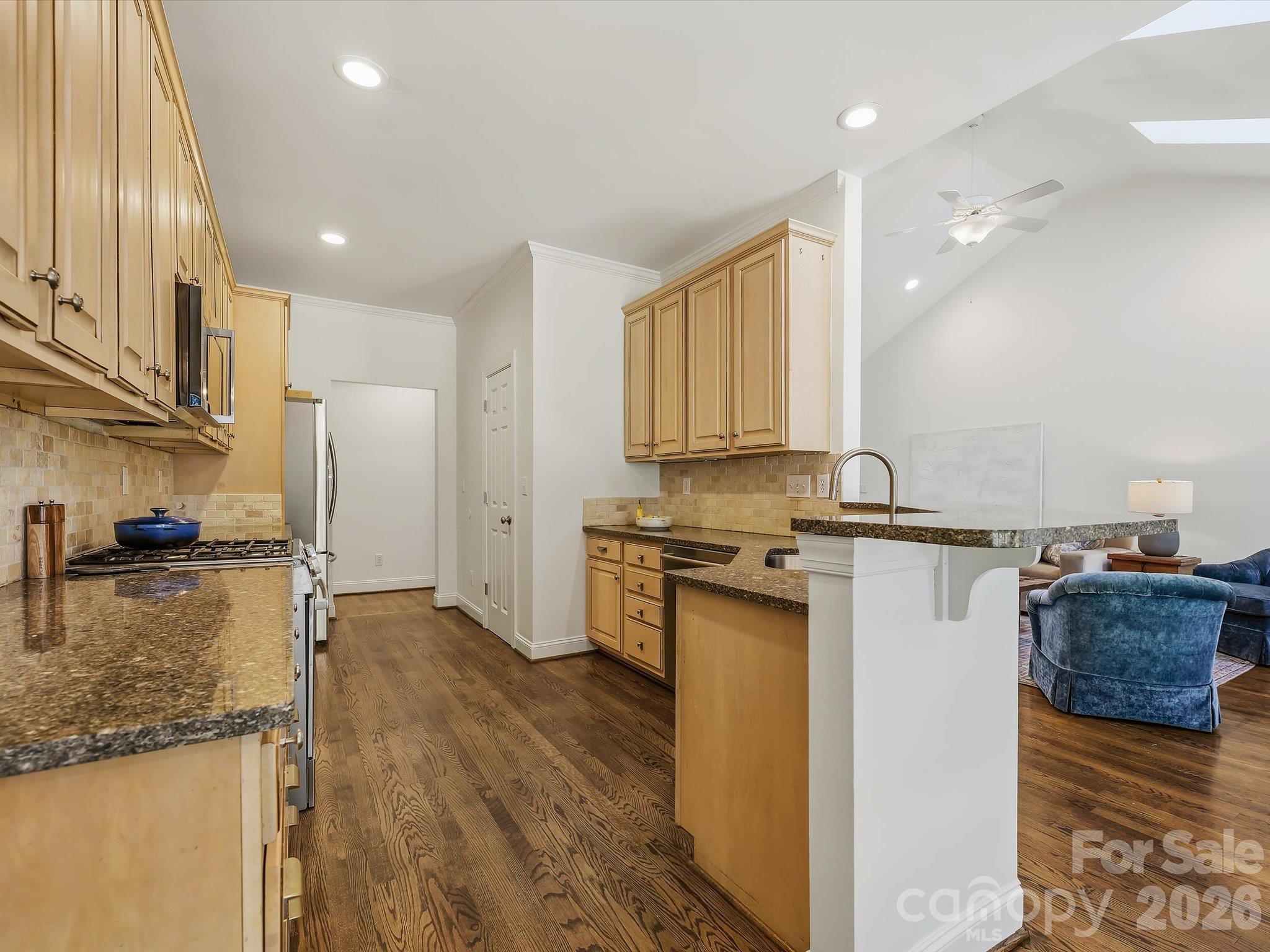 main property photo 22