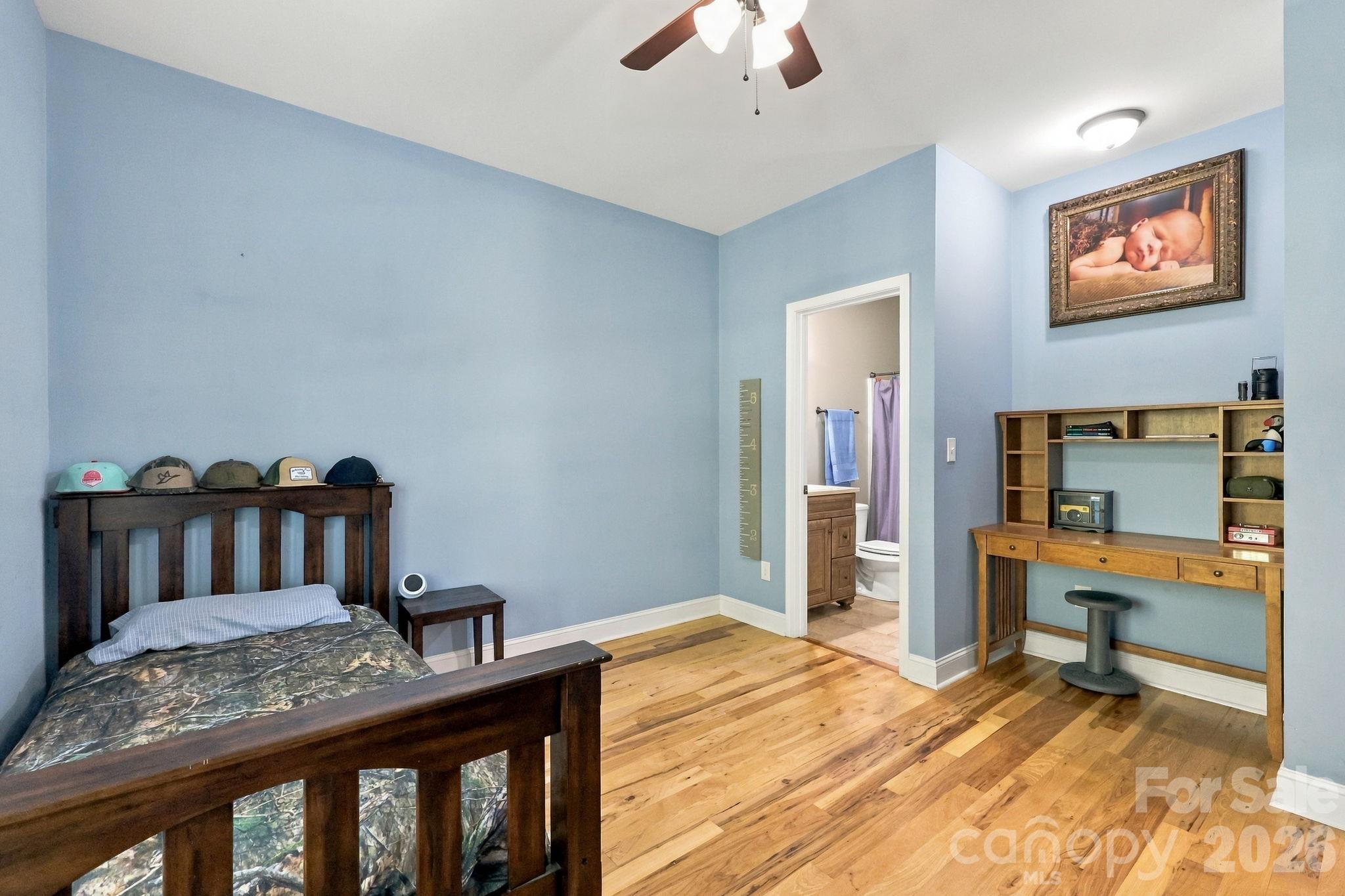 main property photo 23