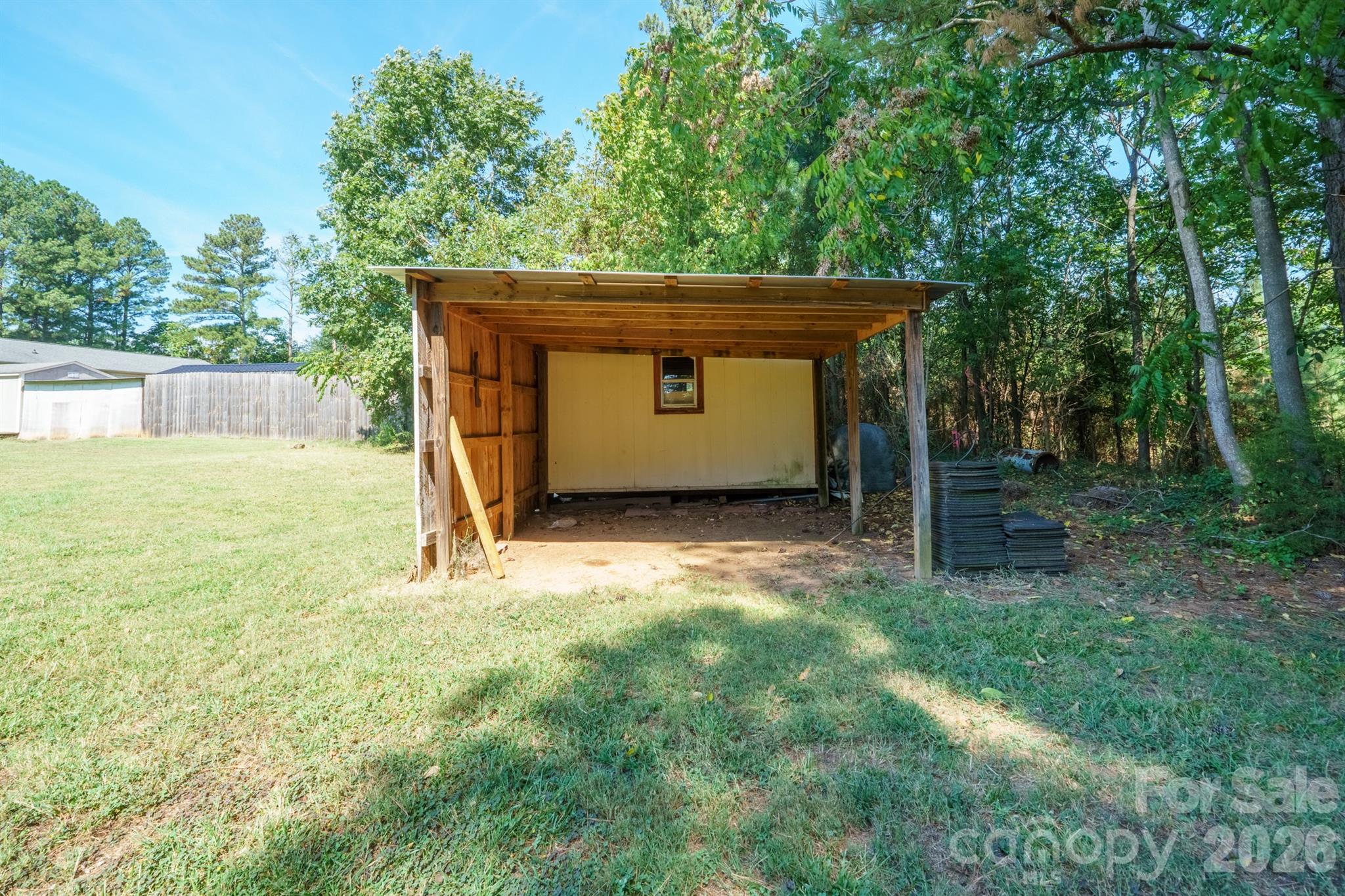 main property photo 10