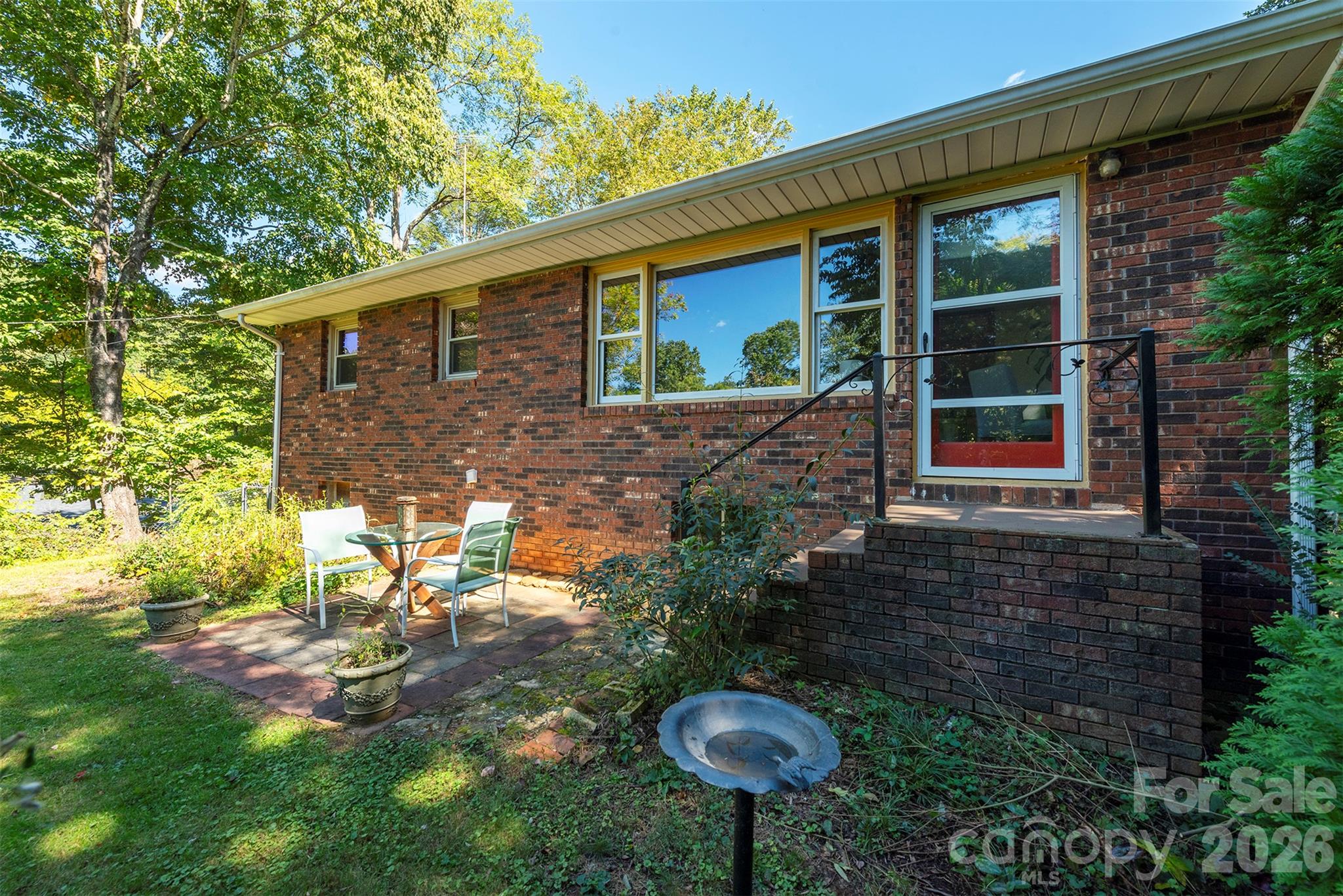 main property photo 33