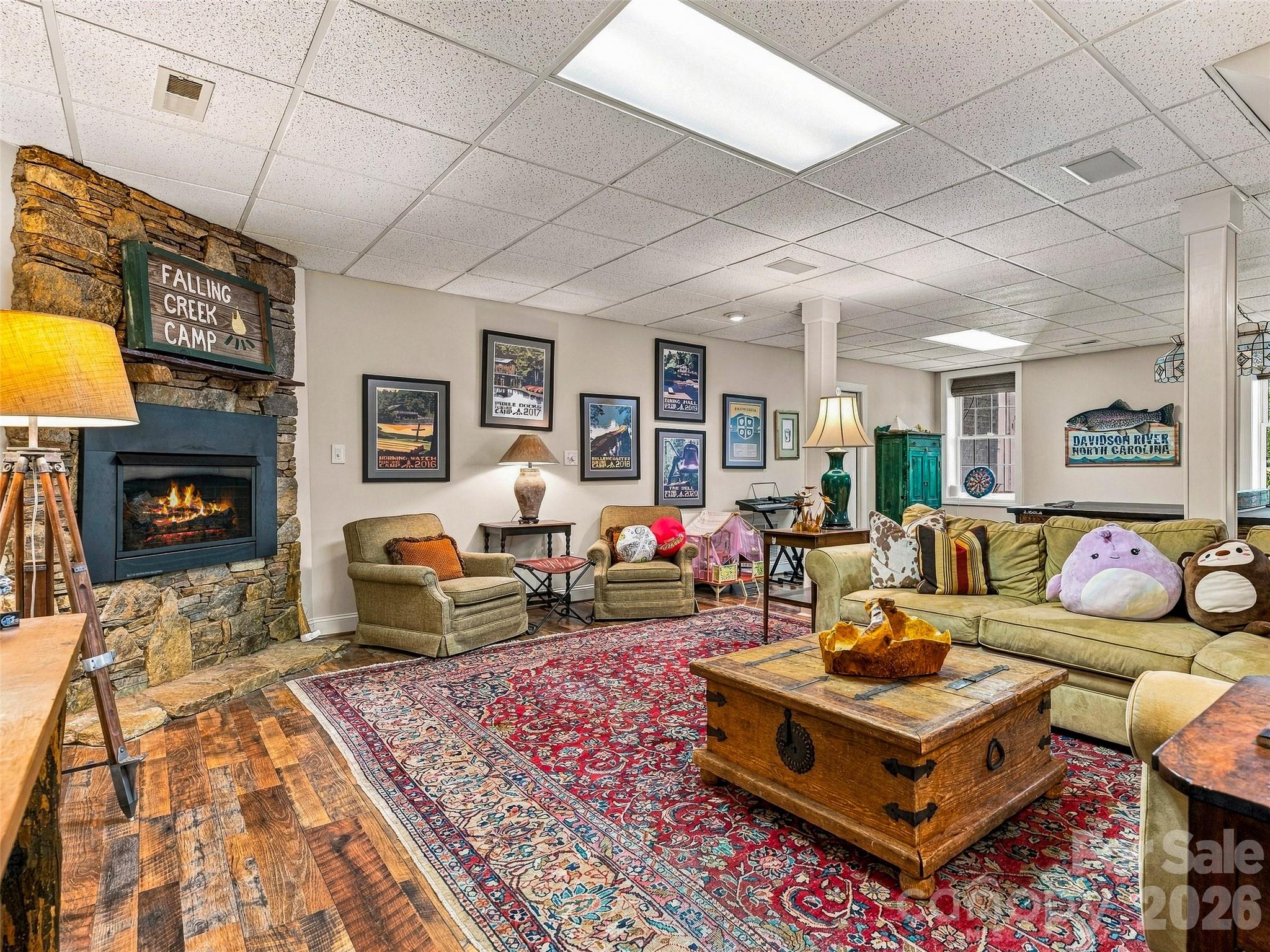 main property photo 30