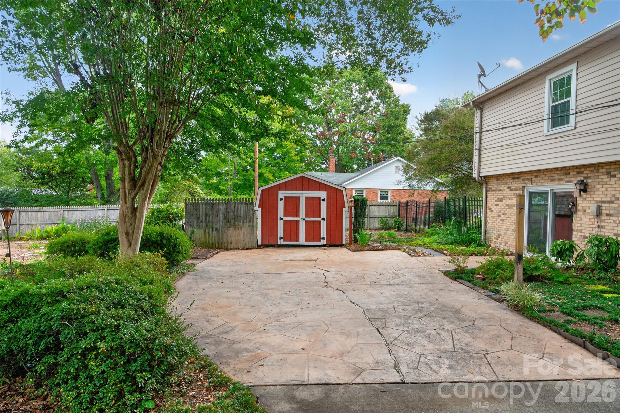 main property photo 41